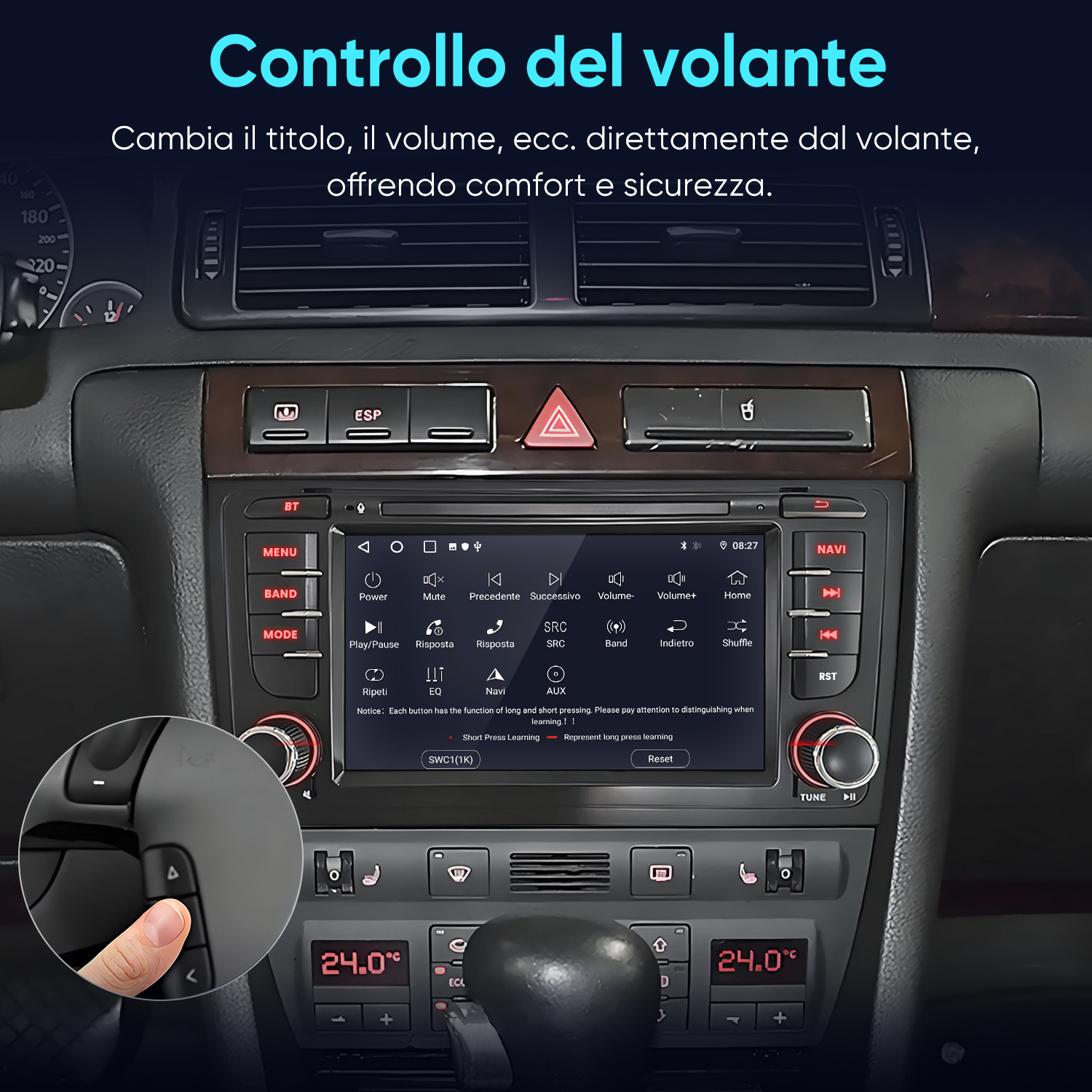 Un dito preme un pulsante sul volante di un'auto, è visibile il sistema di infotainment.