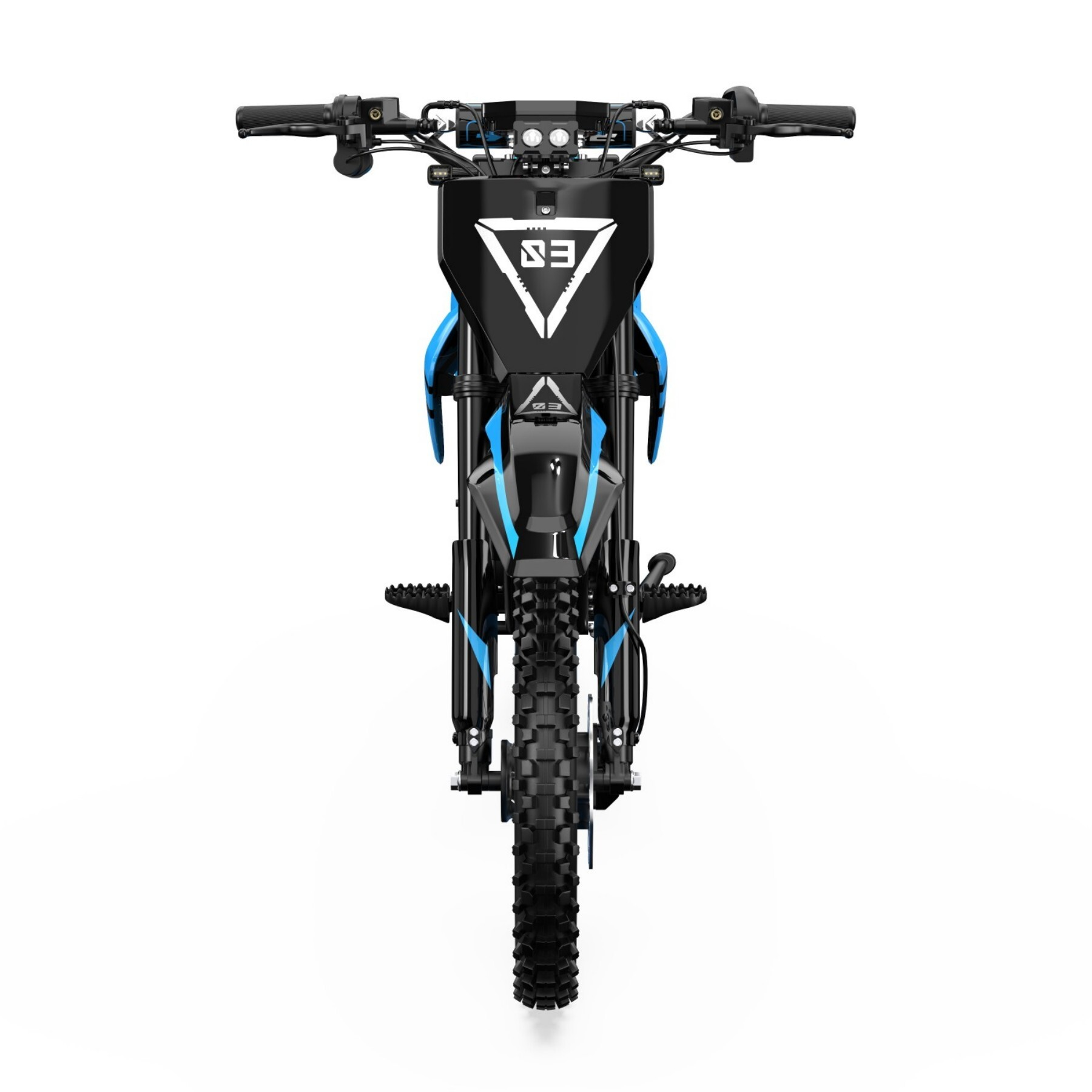 Widok z przodu niebiesko-czarnego motocykla typu dirt bike z oponami terenowymi i białym logo.