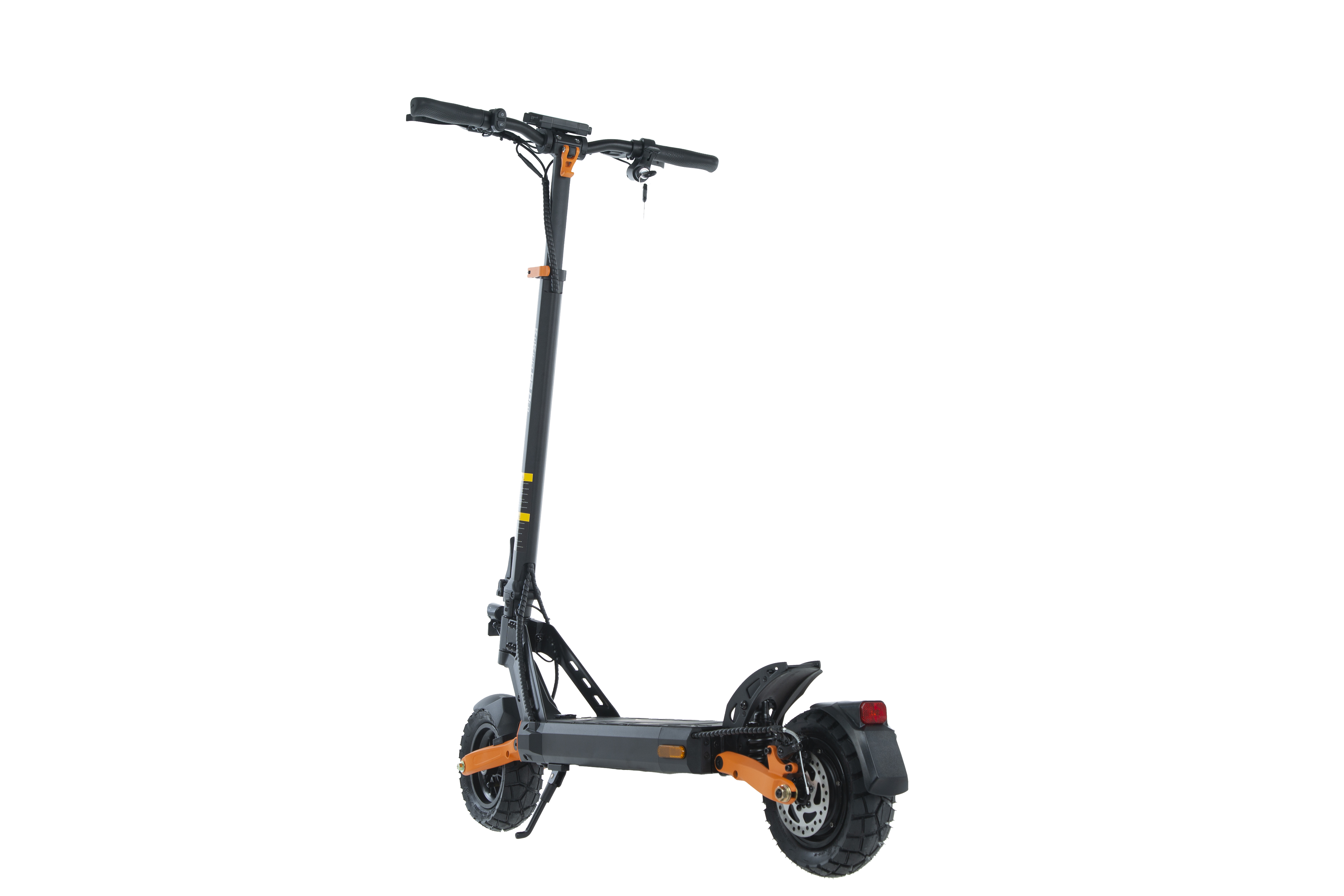 Uno scooter elettrico nero con accenti arancioni su sfondo bianco.