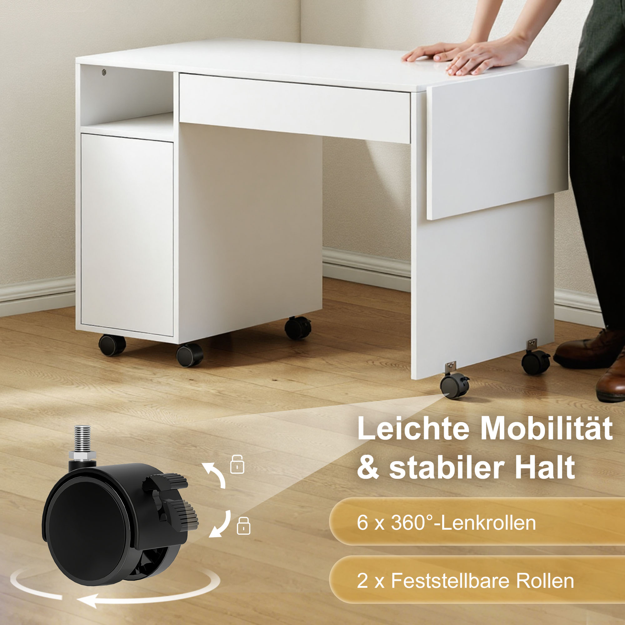 Eine Person schiebt einen weißen mobilen Schreibtisch mit Stauraum und einer ausklappbaren Seite auf einem Holzboden.