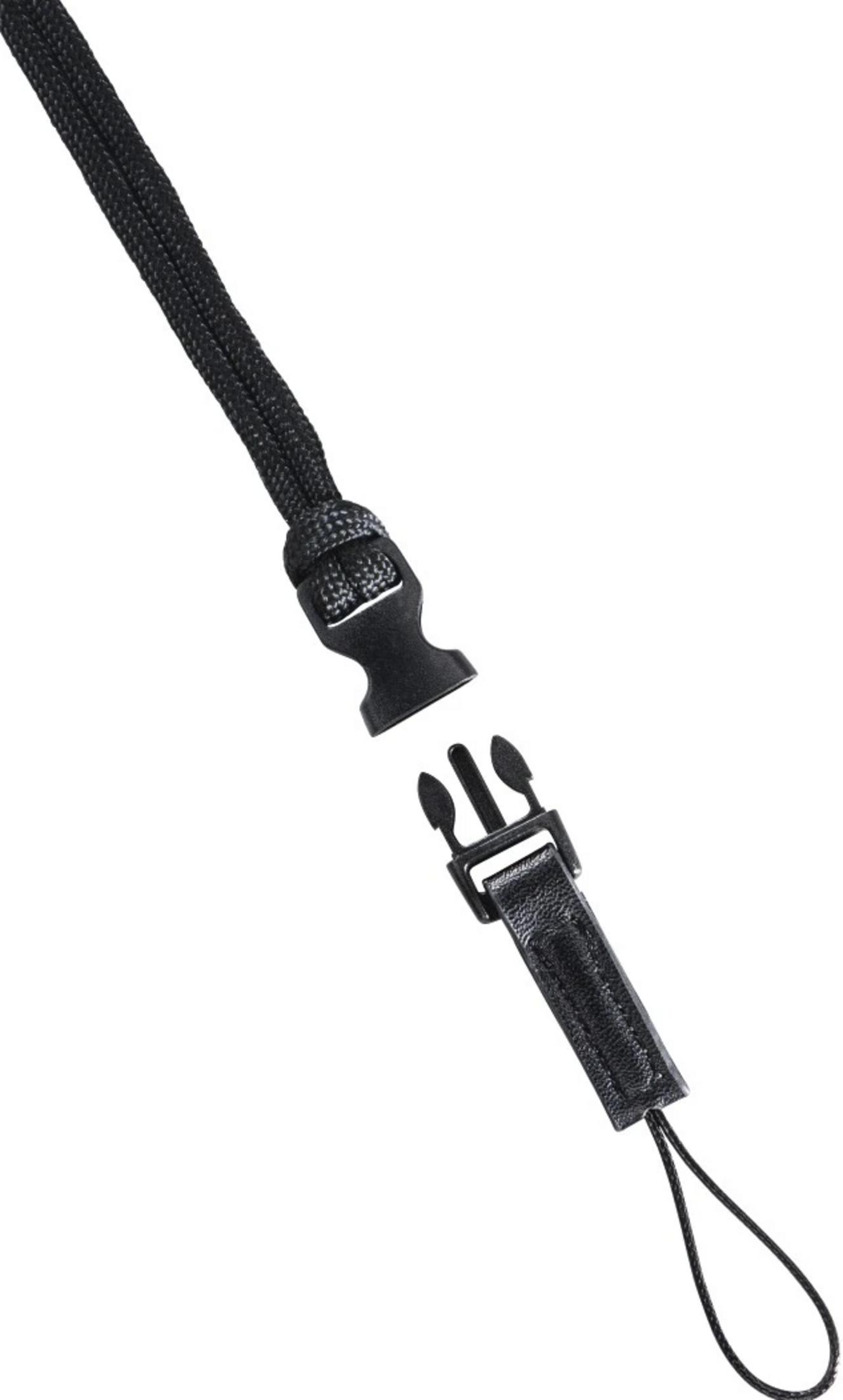 Czarna smycz z zapięciem na klamrę, zbliżenie