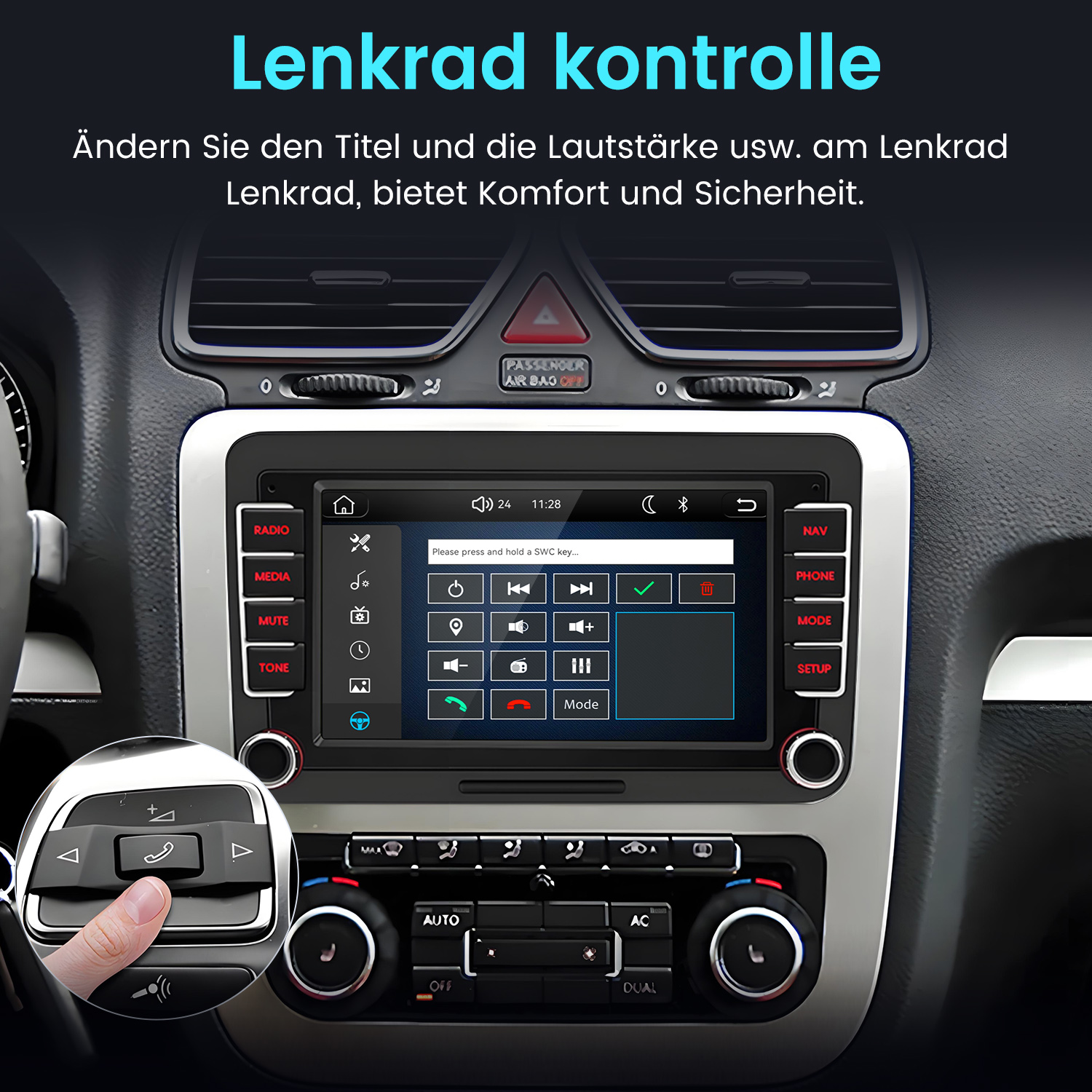 Eine Hand drückt eine Taste am Lenkrad eines Autos. Ein Touchscreen-Radio ist zu sehen.