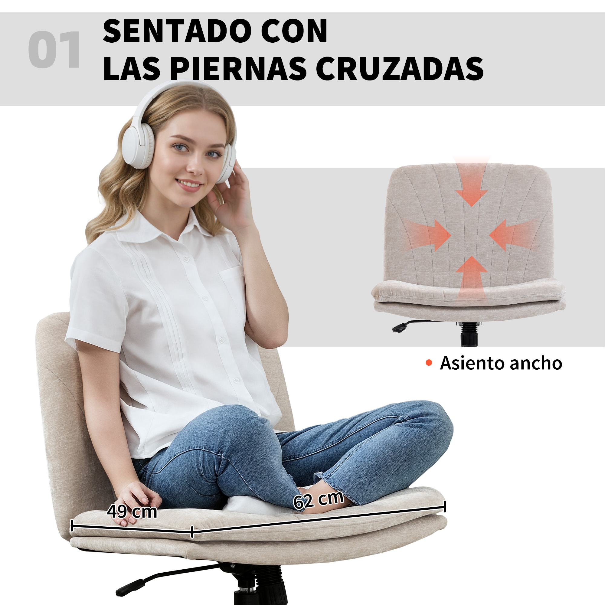 Una mujer con auriculares sentada en silla de oficina con piernas cruzadas.