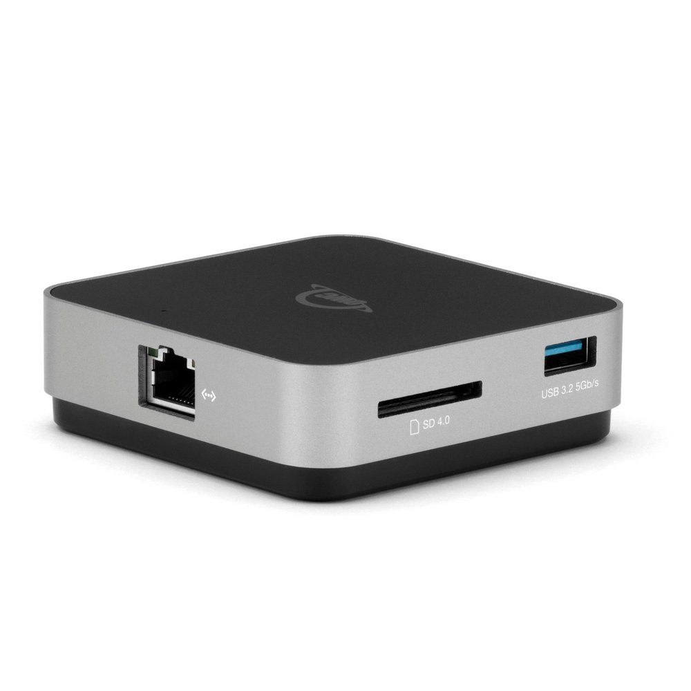 Een zwarte en zilveren netwerkhub met SD-kaartlezer en USB-poort.