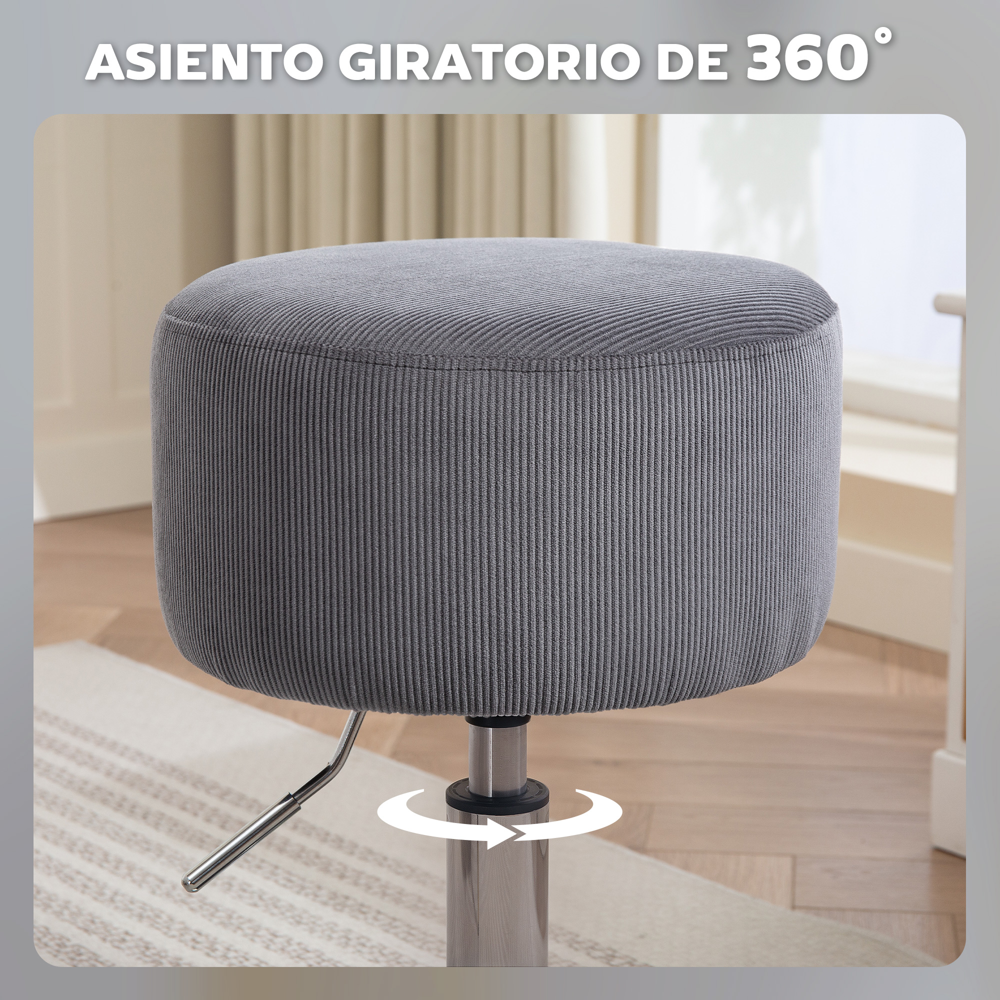 Taburete gris de pana con giro de 360 grados y base de metal plateada.
