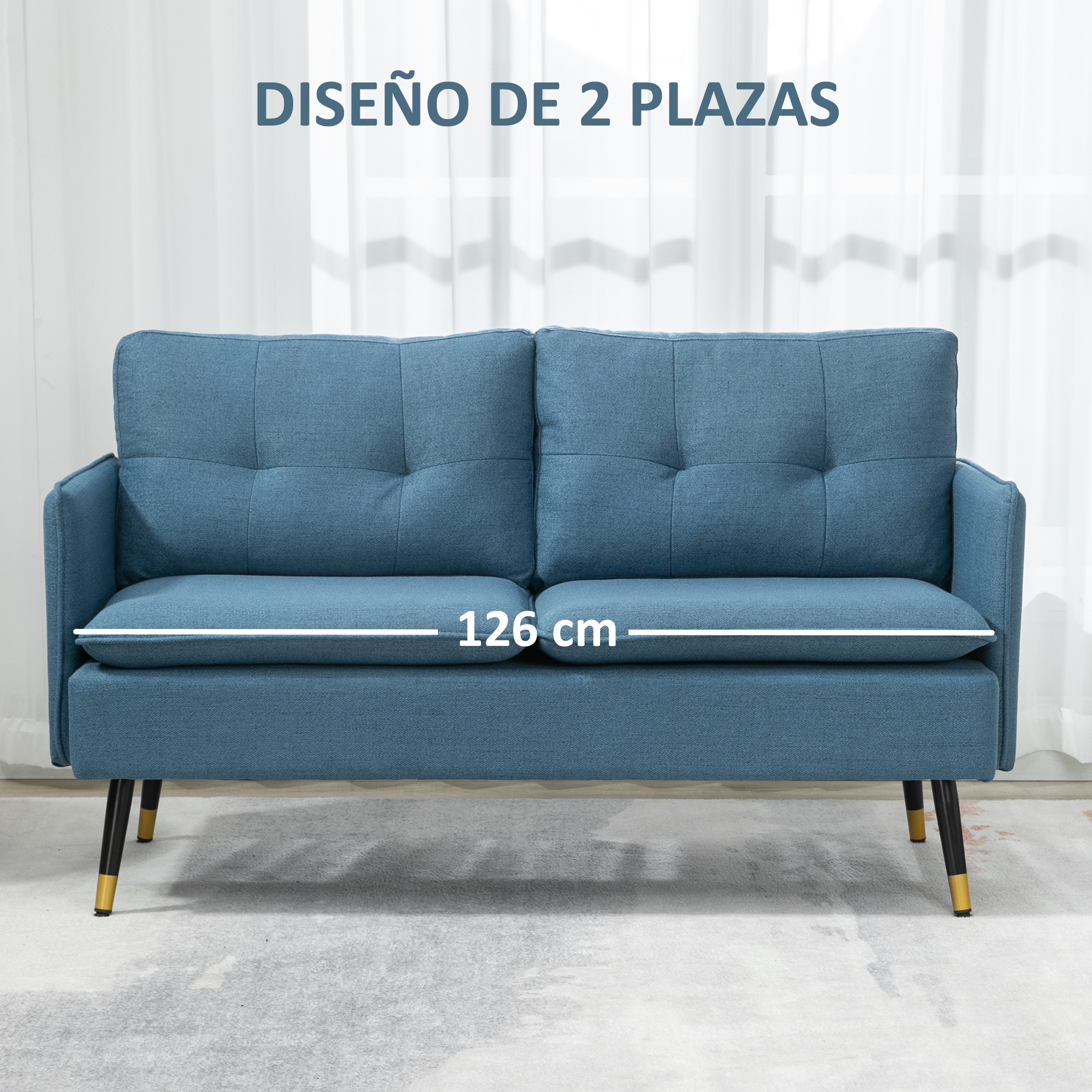 Sofá azul de dos plazas con cojines capitoné y patas negras con detalles dorados.