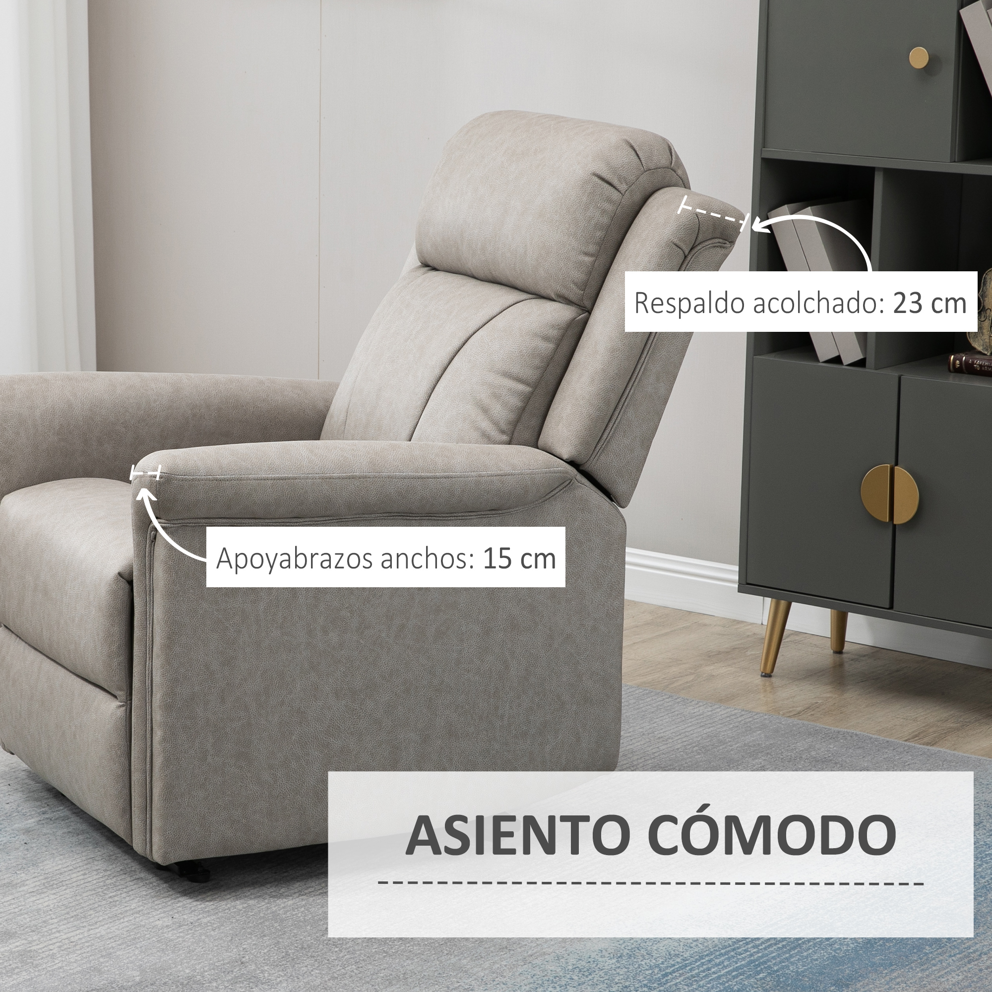 Un sillón reclinable beige con reposabrazos anchos y respaldo acolchado.
