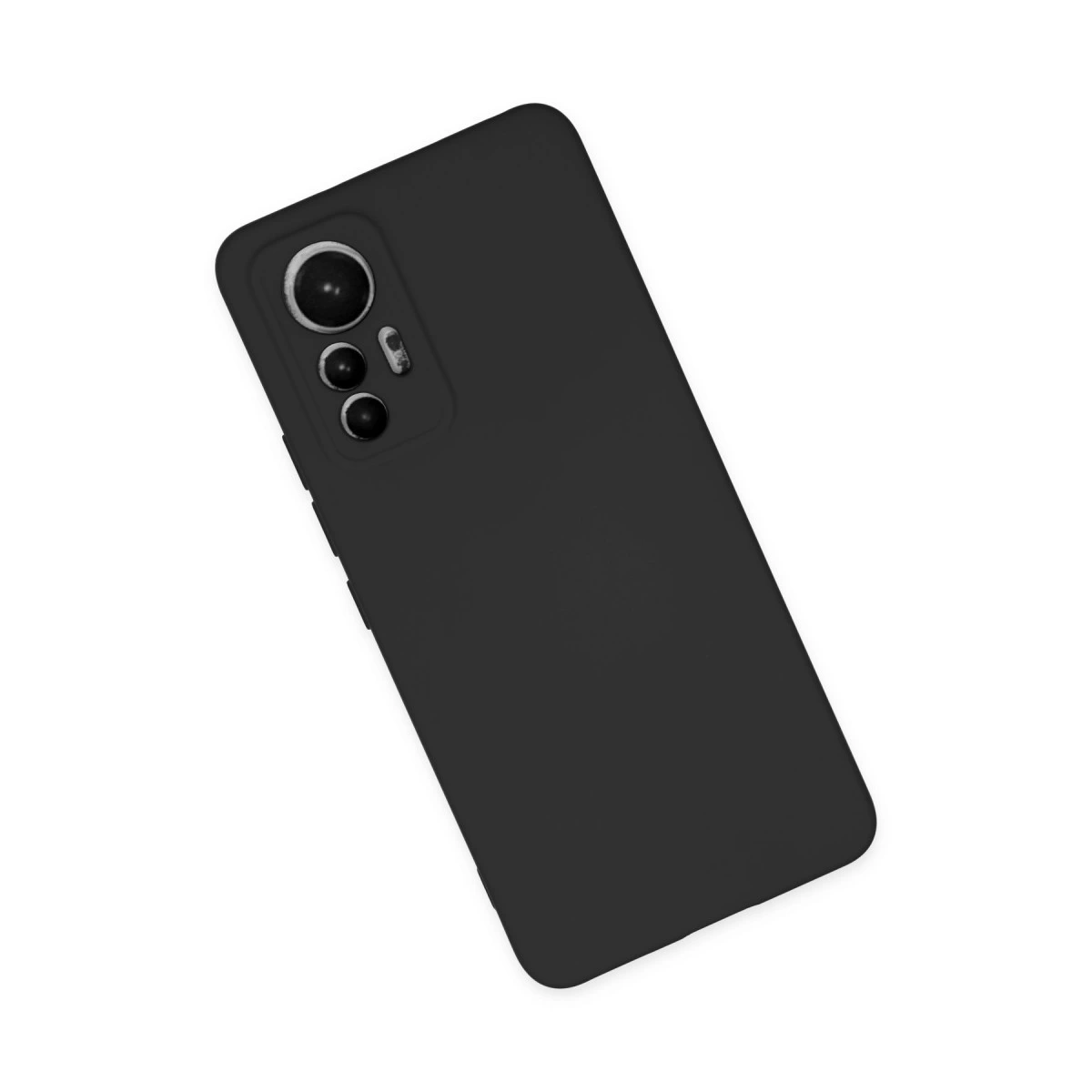 Beyaz arka plan üzerinde üçlü kamera ve halka ışıklı siyah telefon kılıfı.