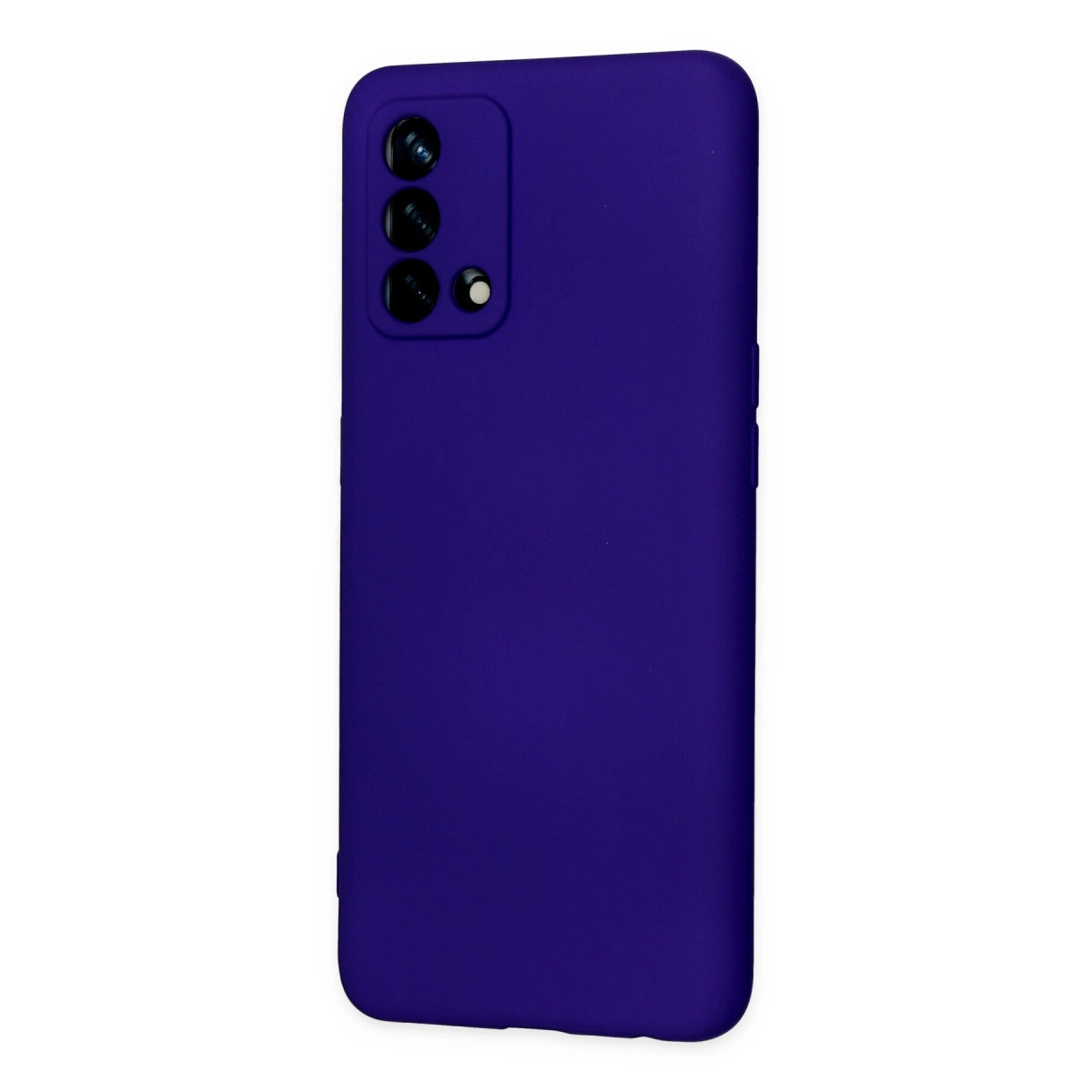 Beyaz arka plan üzerinde üçlü kamera oyuğuna sahip mor telefon kılıfı.