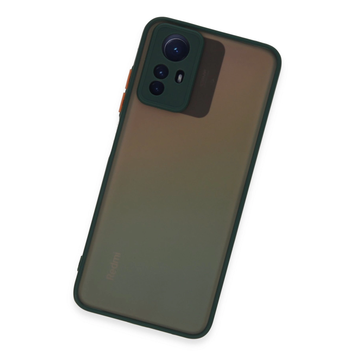 Koyu yeşil telefon kılıfı, kamera oyuğu ve kırmızı marka adı.