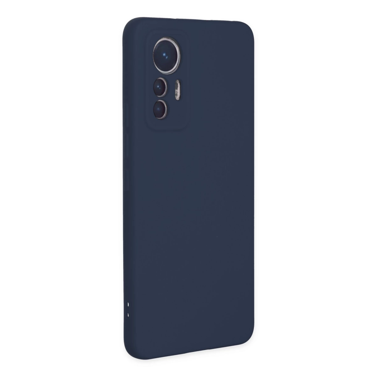 Üçlü kamera kesimli lacivert telefon kılıfı, beyaz arka plan üzerinde.