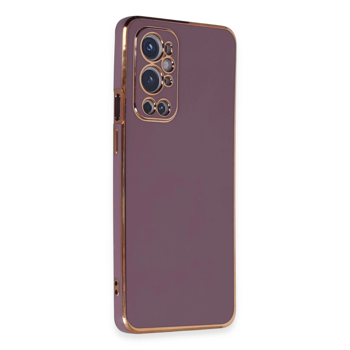 Altın çerçeveli ve kamera oyuntulu mor telefon kılıfı.