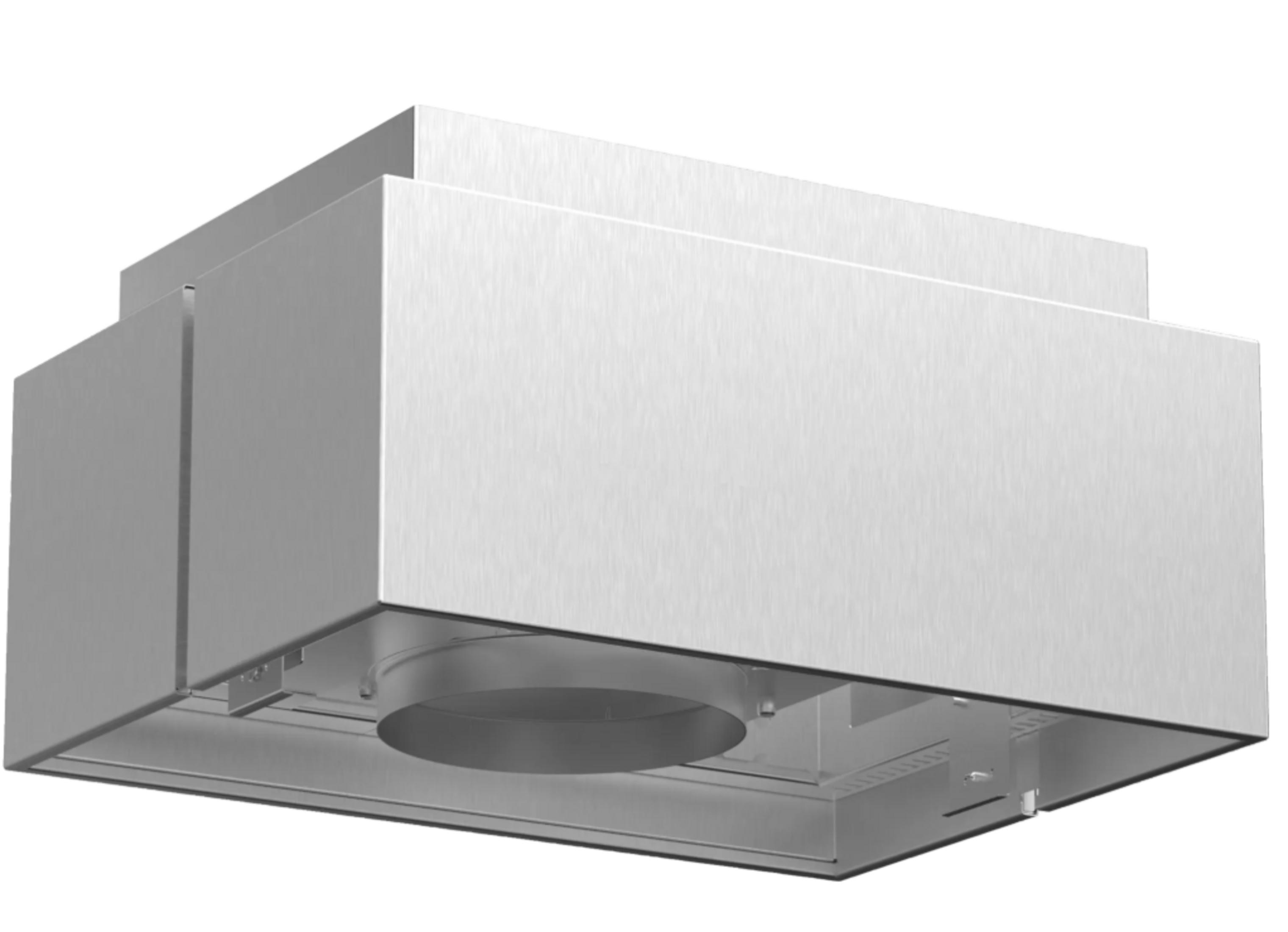 Srebrny okap kuchenny z wykończeniem szczotkowanego metalu.