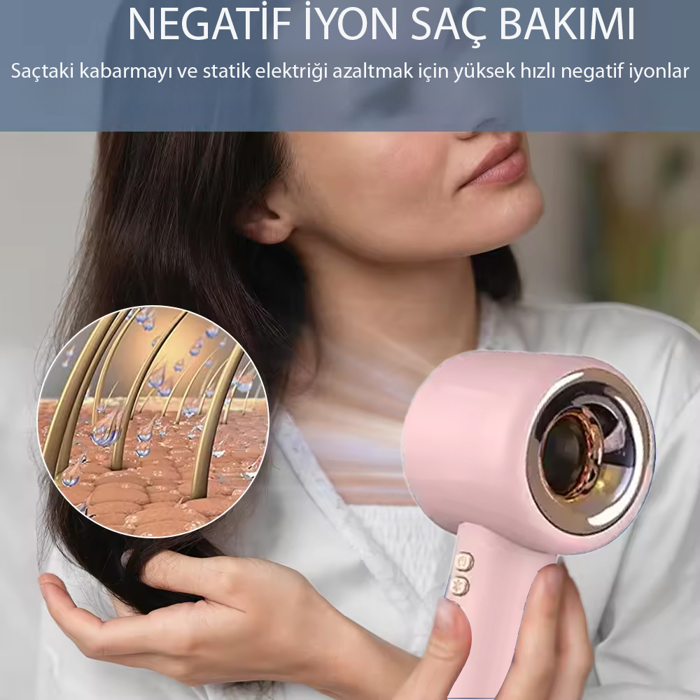 Pembe saç kurutma makinesi olan kadın, saçın yakından görünümü.