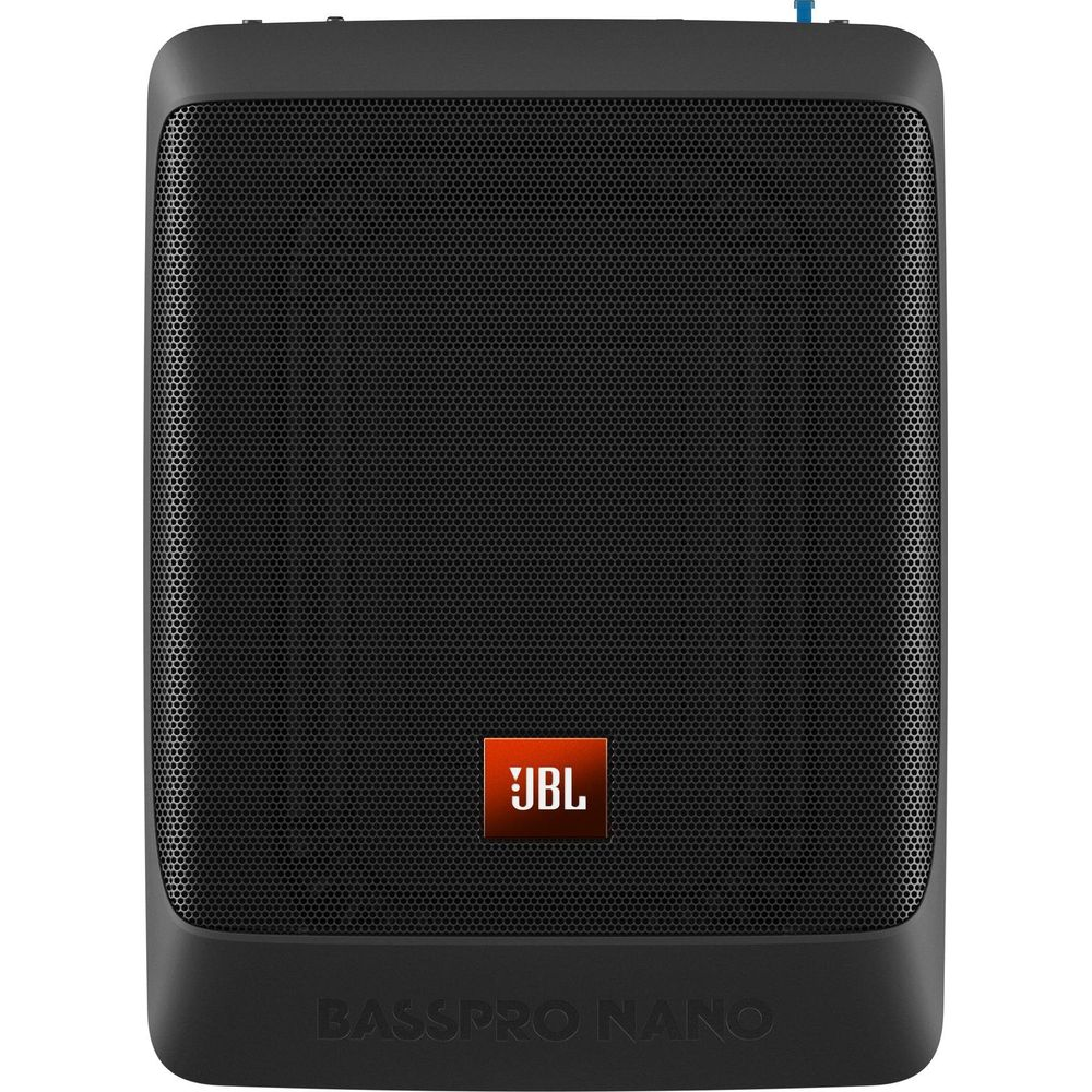 Czarny subwoofer JBL BassPro Nano z siatkową kratką i pomarańczowym logo.
