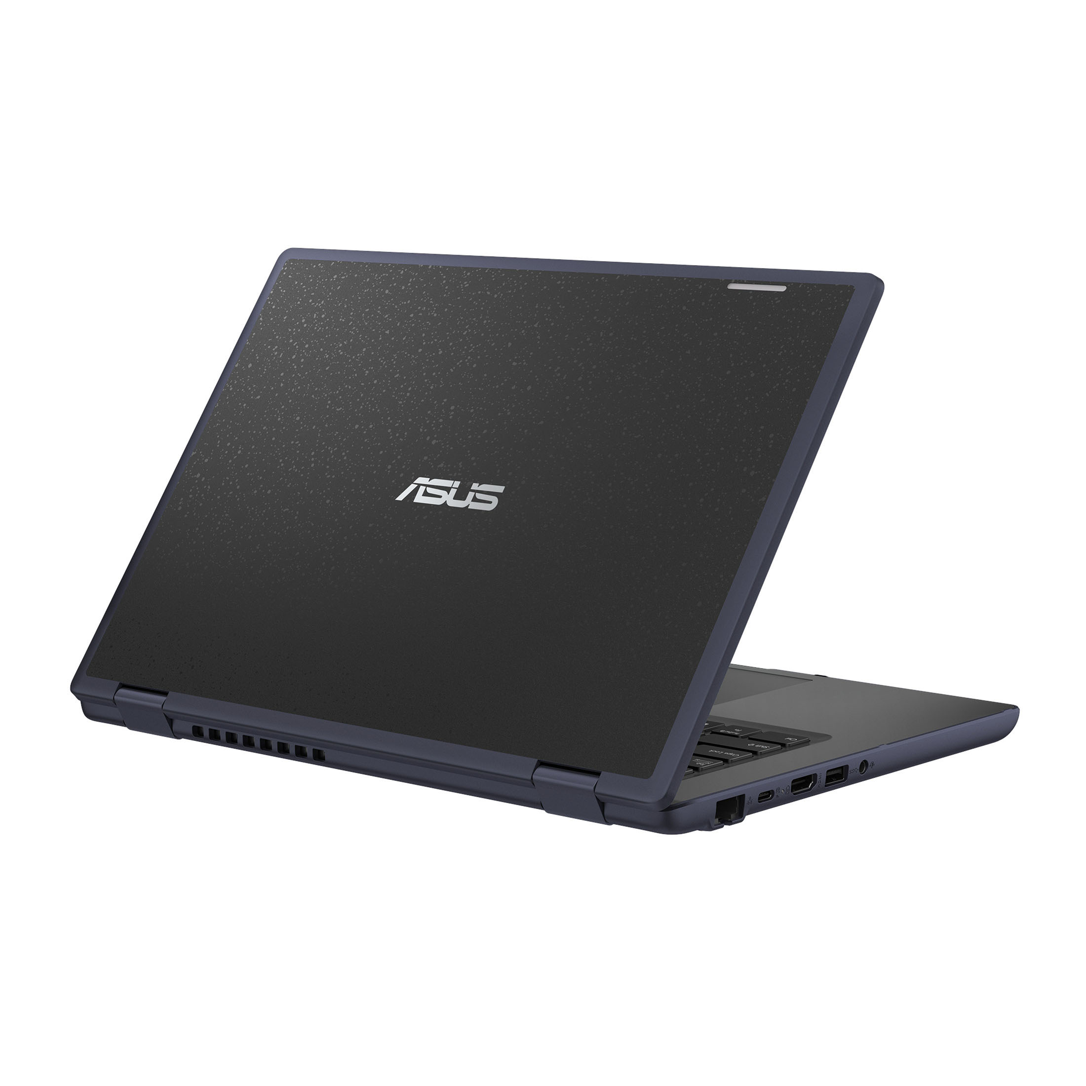 Ein dunkler Asus Laptop mit aufgeklapptem Bildschirm auf weißem Hintergrund.