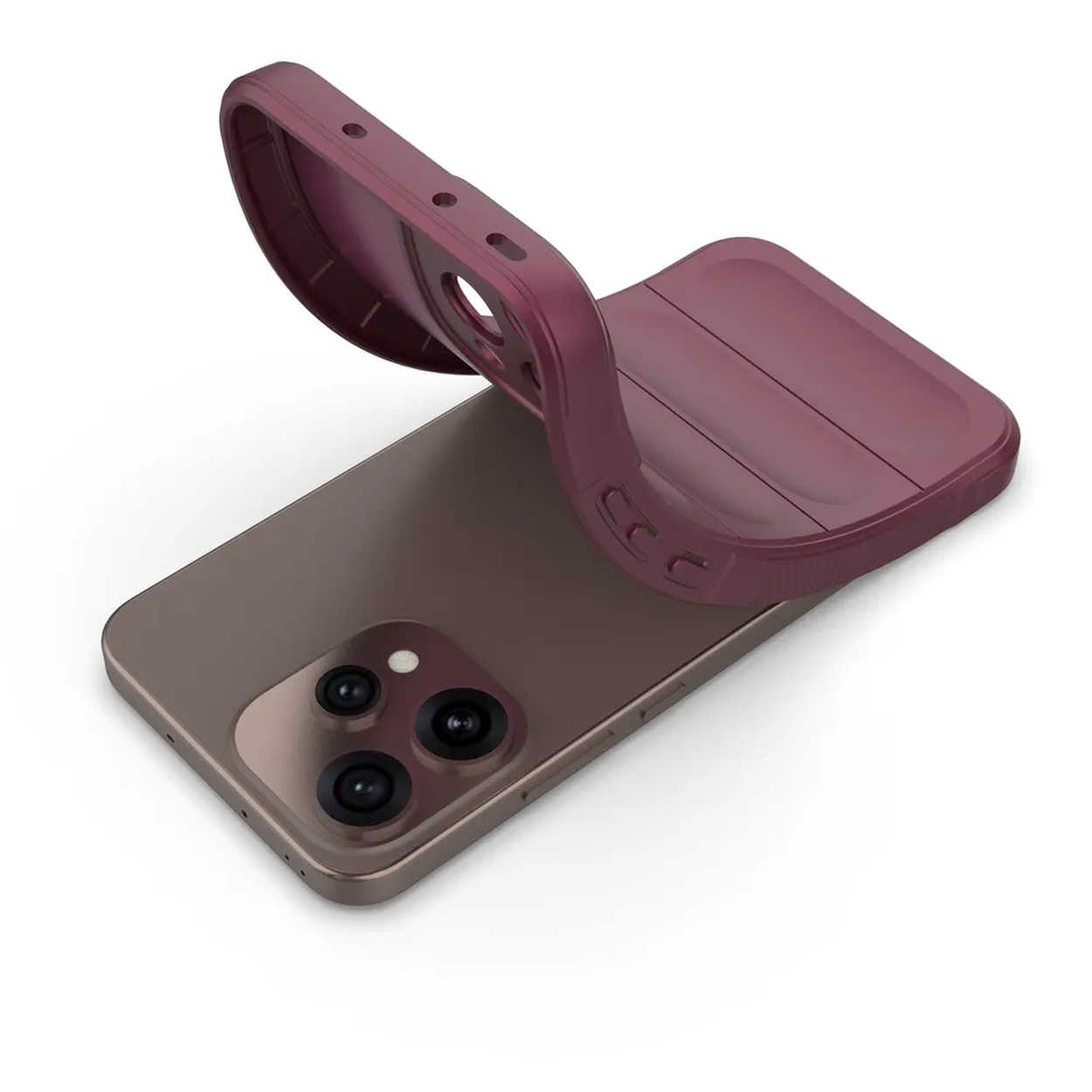Een bordeaux telefoonhoesje wordt over een bronzen smartphone gelegd.