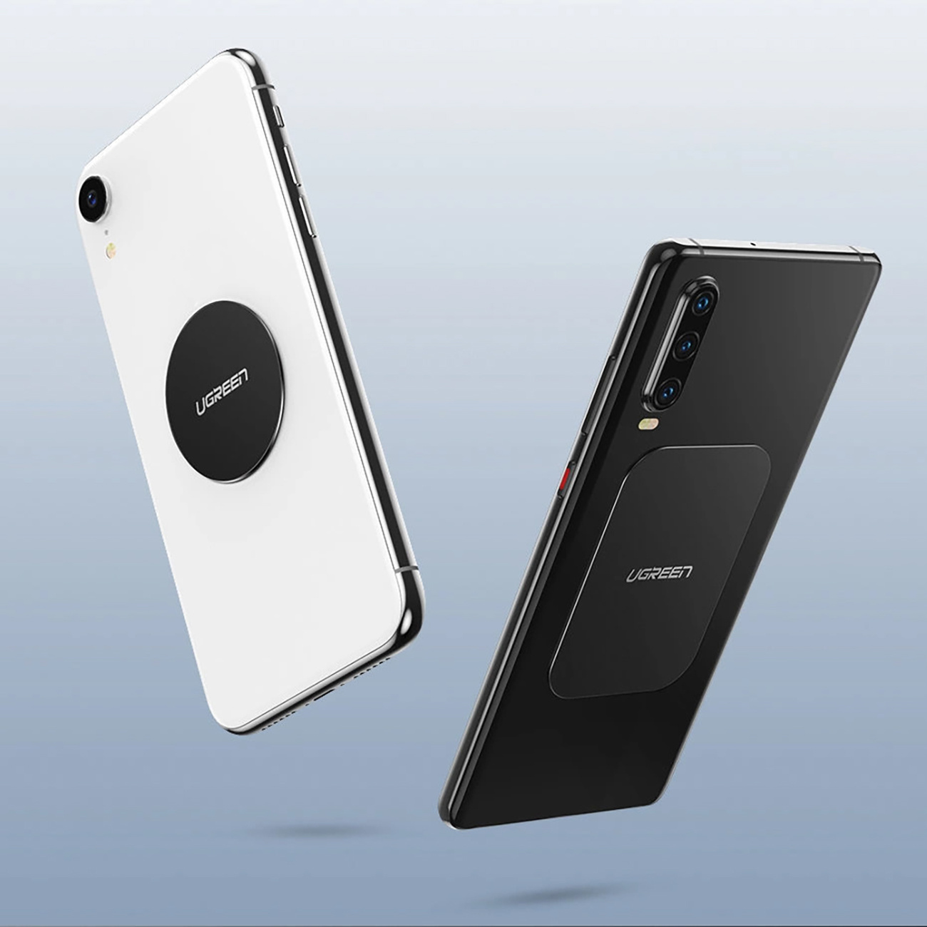 Dwa smartfony, biały i czarny, z logo UGREEN, na niebieskim tle.