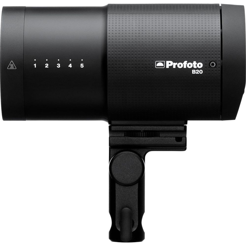 Zwarte Profoto B20 flitskop met instelknoppen en logo.