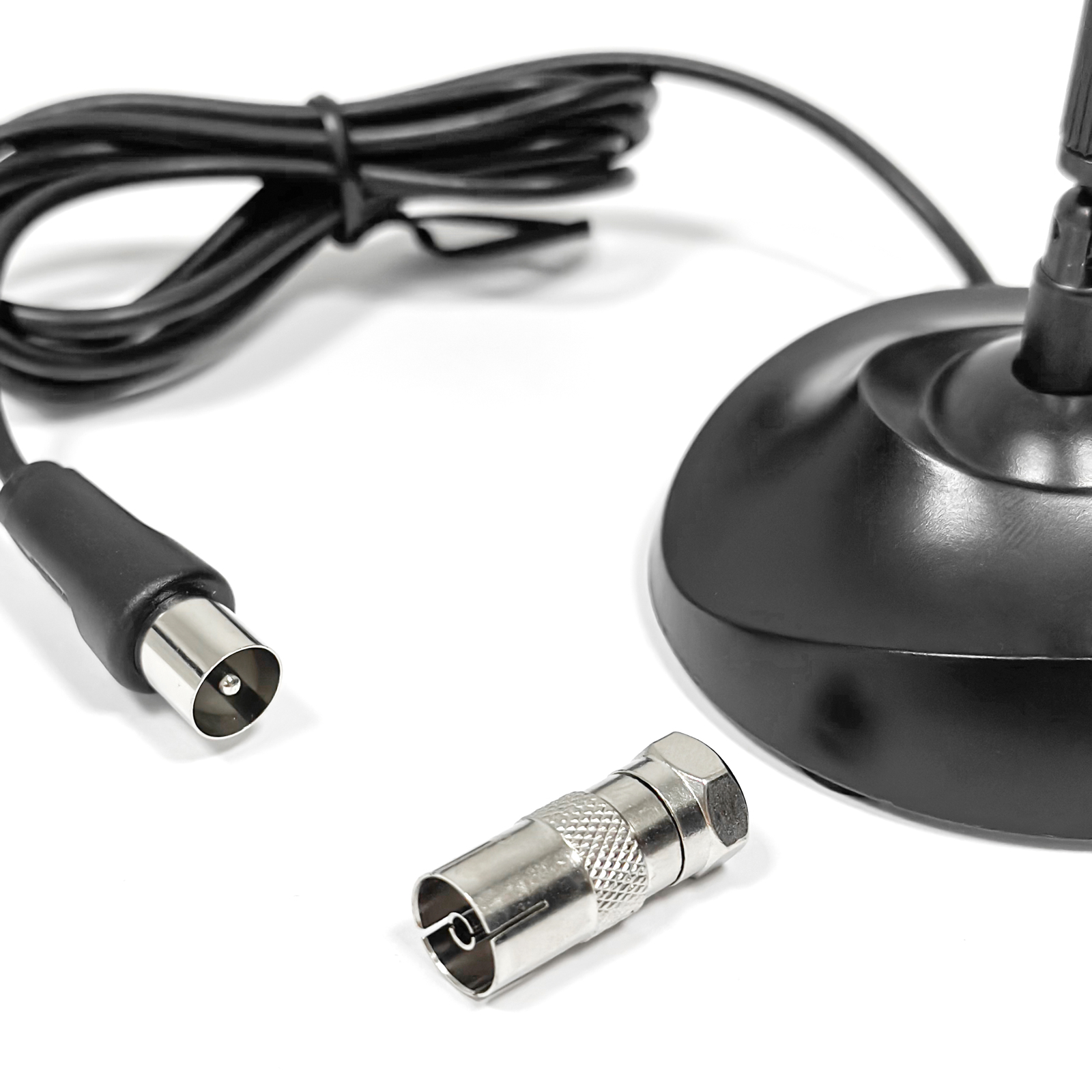 Ein schwarzes Antennenkabel mit einem F-Stecker und einem koaxialen Stecker.
