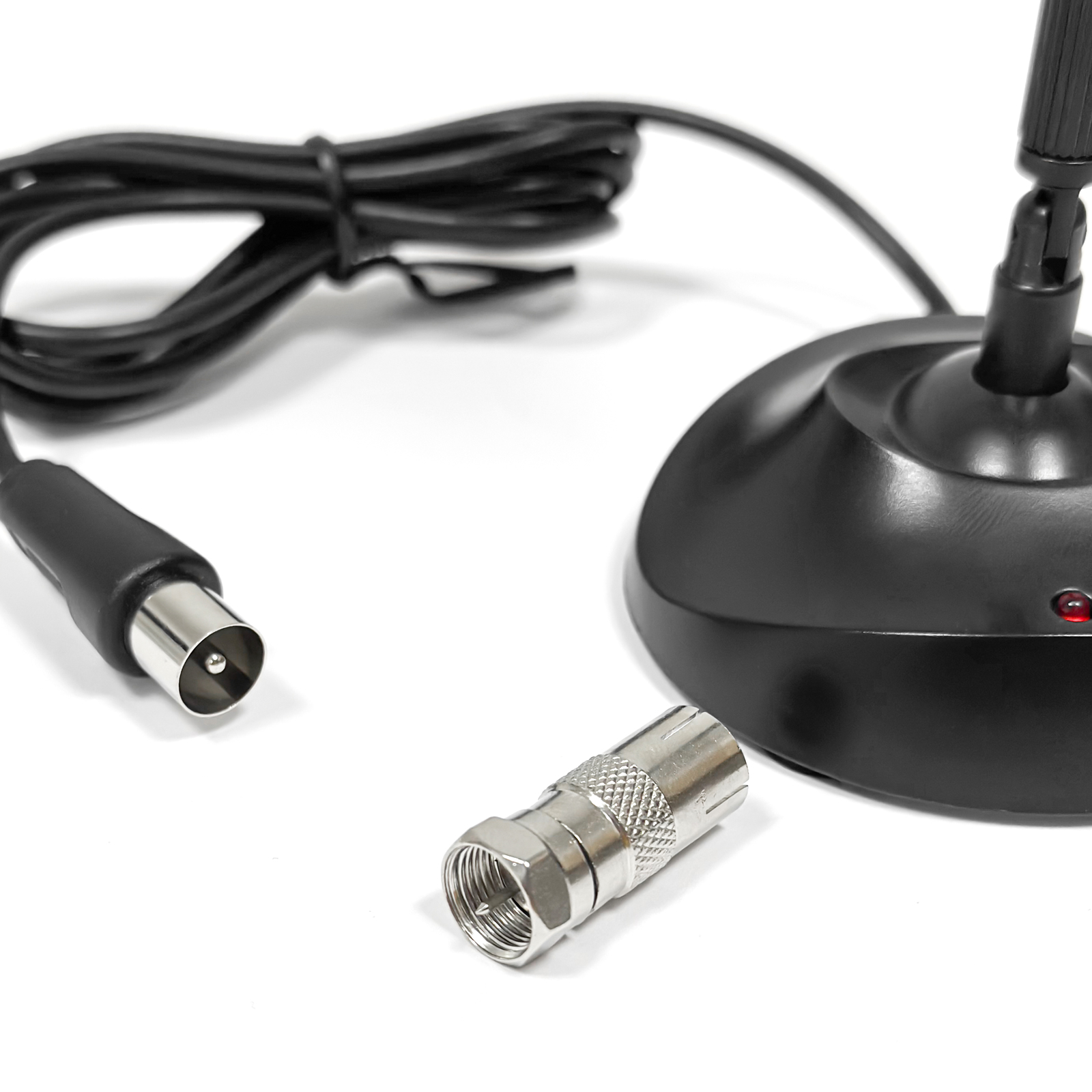 Schwarze Antennenbasis mit rotem Licht, schwarzem Kabel und silbernem F-Stecker.
