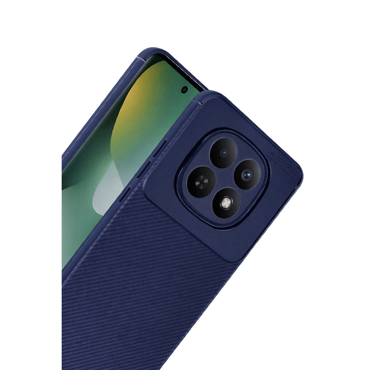 Dörtlü kamerası ve dokulu yüzeyi olan lacivert telefon kılıfı.