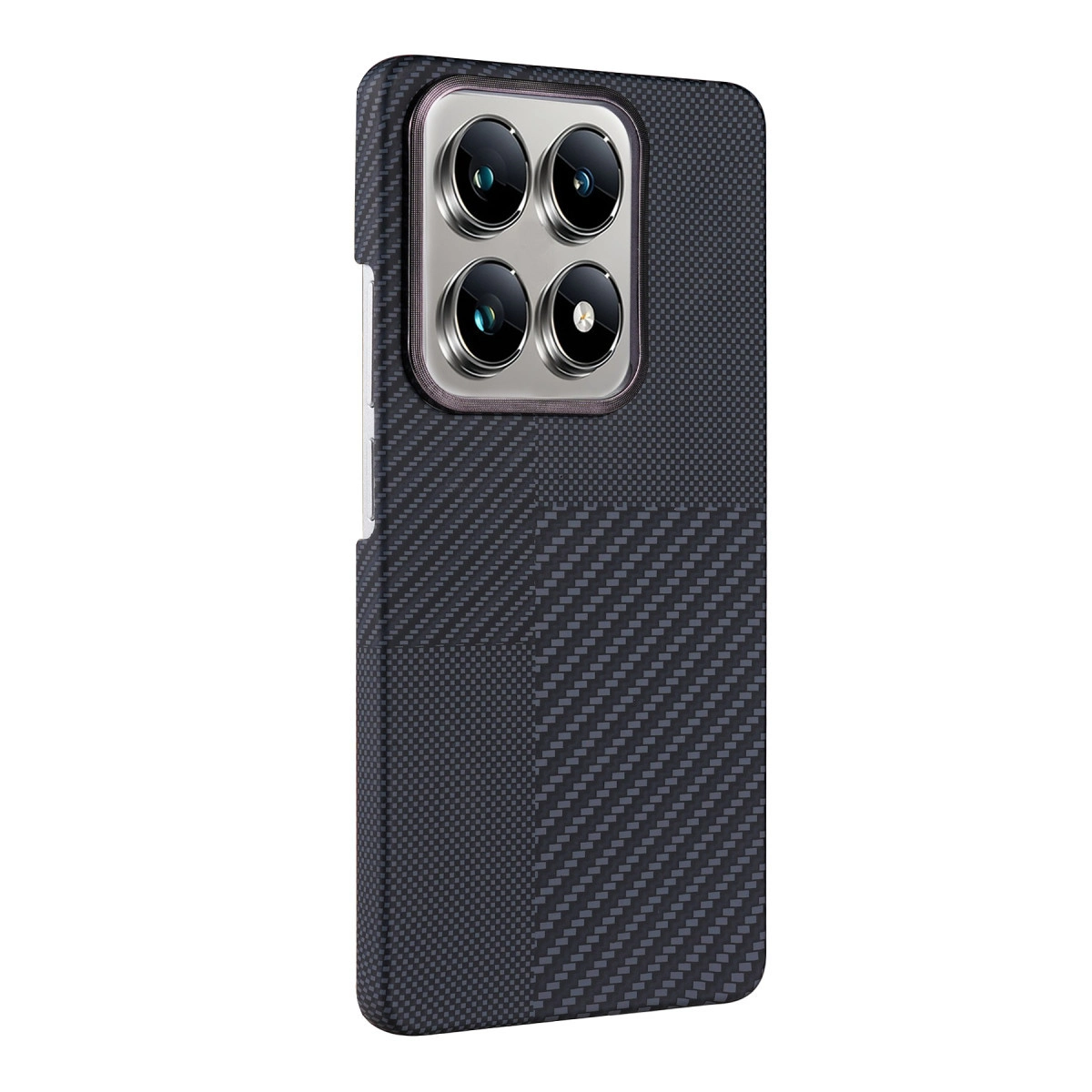 Karbon fiber desenli siyah telefon kılıfı, üstte dört kamera lensi.