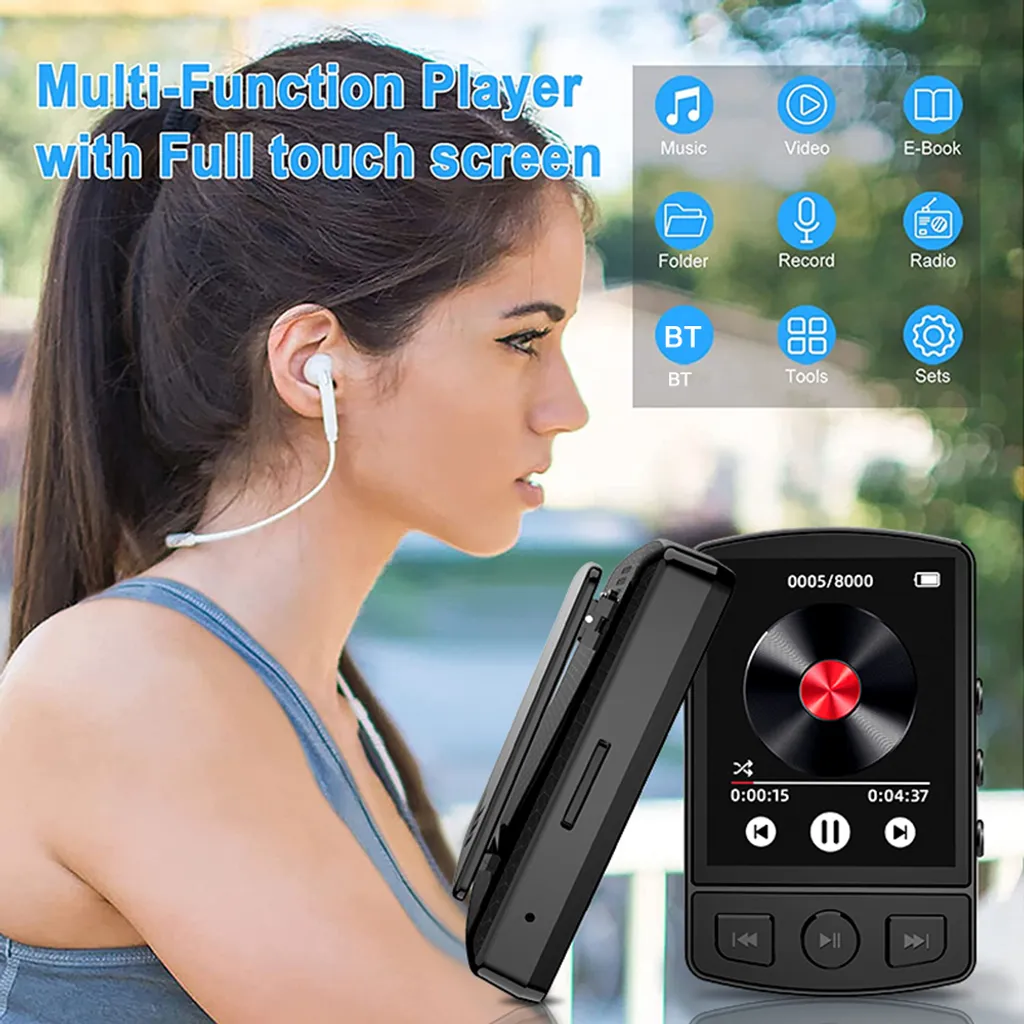 Frau mit Kopfhörern neben einem schwarzen MP3-Player mit Touchscreen und Symbolen.