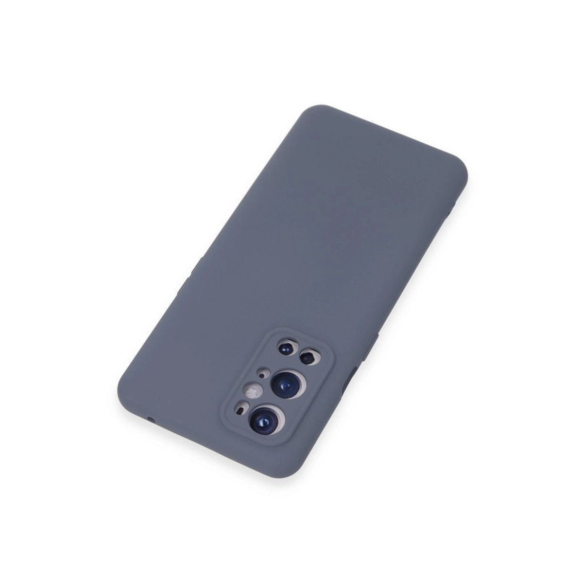 Beyaz zeminde kamera modüllü gri telefon kılıfı.