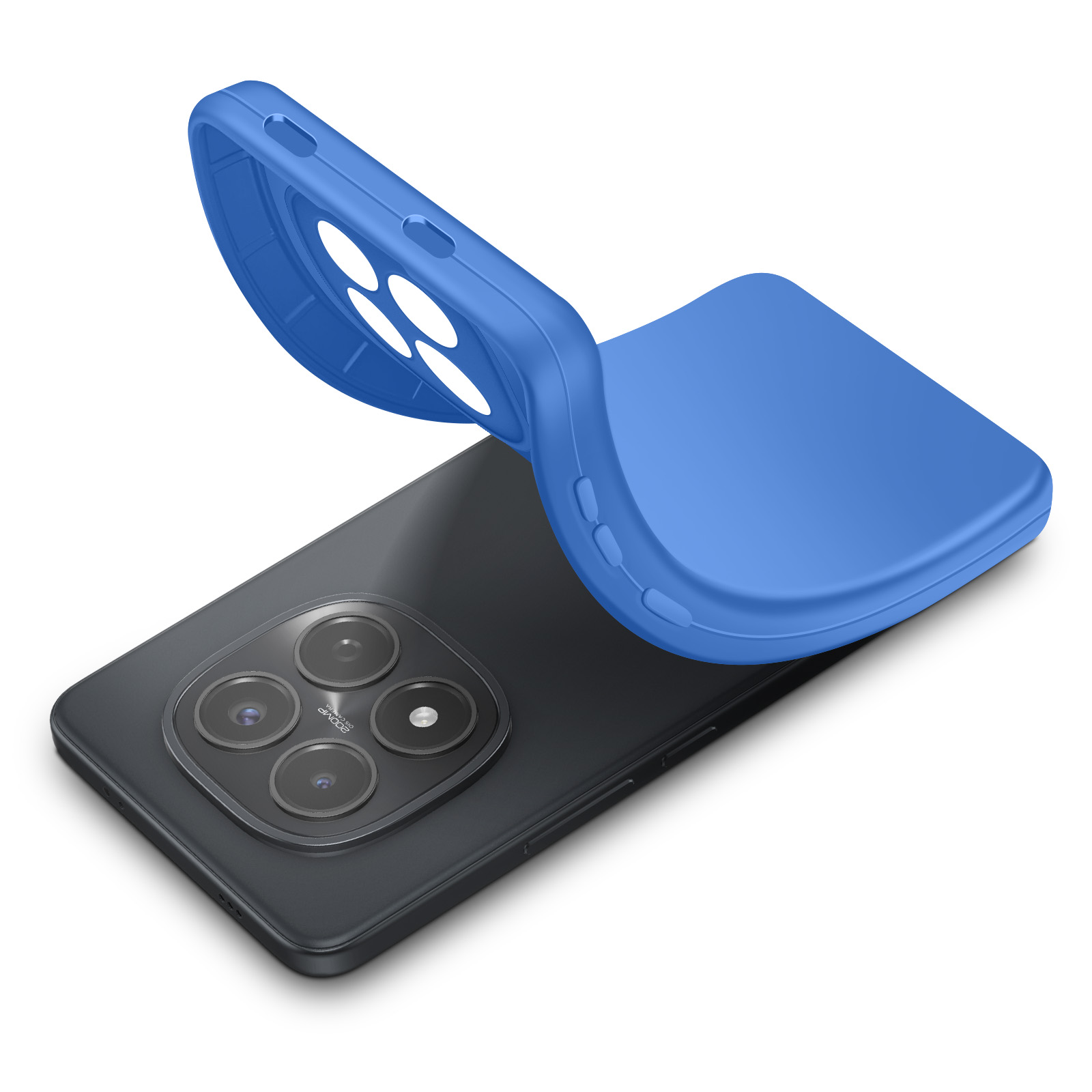 Coque de téléphone bleue drapée sur un smartphone noir avec configuration quad caméra.
