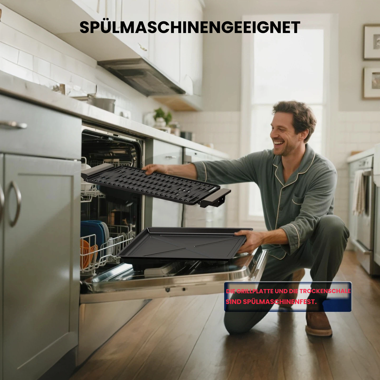 Mann in Küche legt Grillplatte in Spülmaschine.