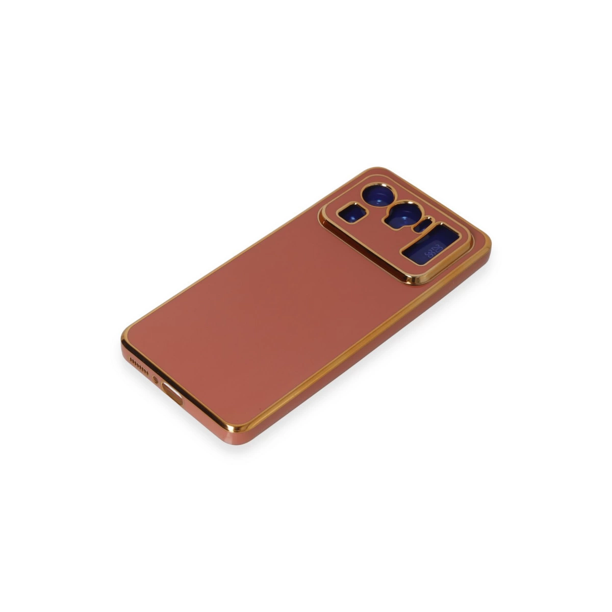 Altın kenarlı, bakır renkli telefon kılıfı ve beyaz arka planda kamera modülü.