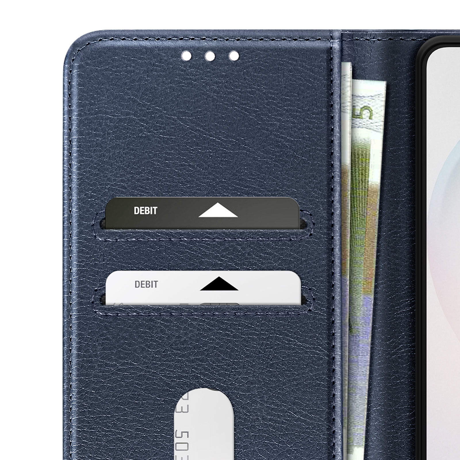 Dunkelblaue Leder-Wallet-Hülle mit zwei Debitkarten und Bargeld darin.