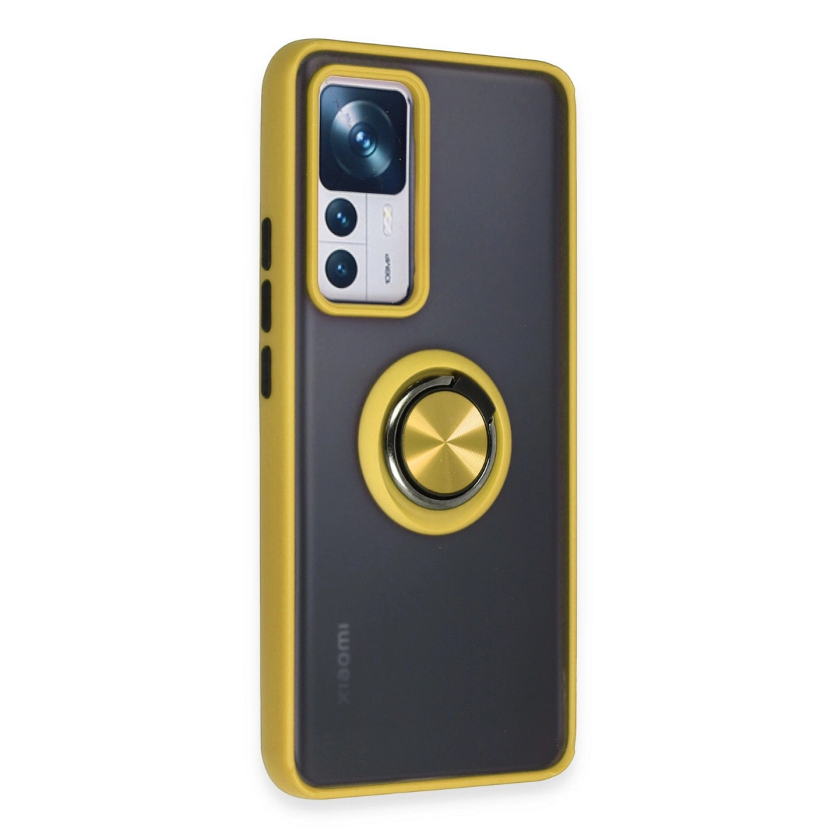 Sarı kenarlı gri telefon kılıfı ve halka tutucu, kamera detayı.