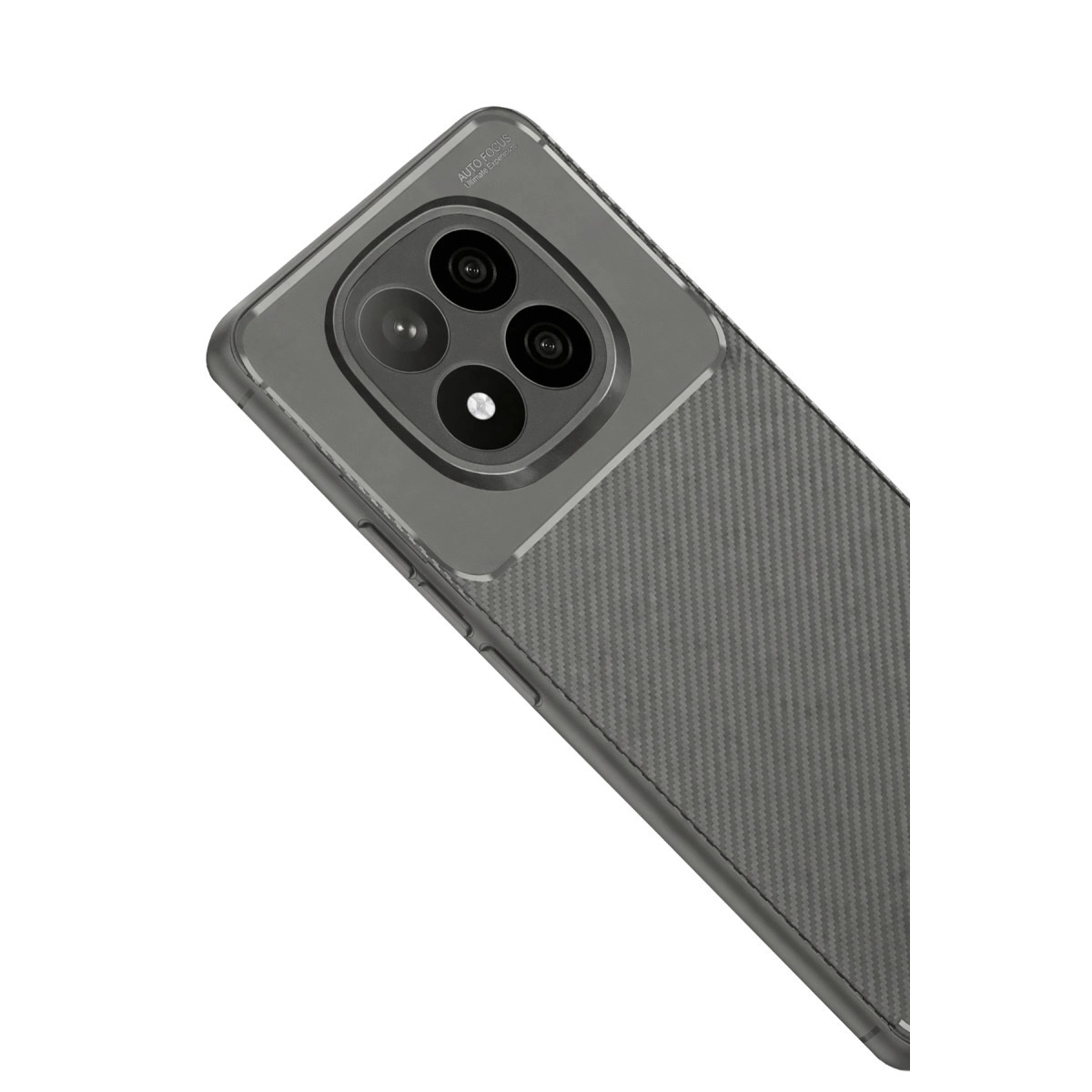 Karbon desenli ve üçlü kameralı koyu gri akıllı telefon. Beyaz arka plan.