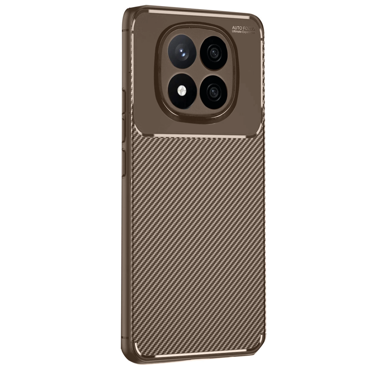 Karbon fiber dokulu, dörtlü kamera açıklığına sahip kahverengi telefon kılıfı.