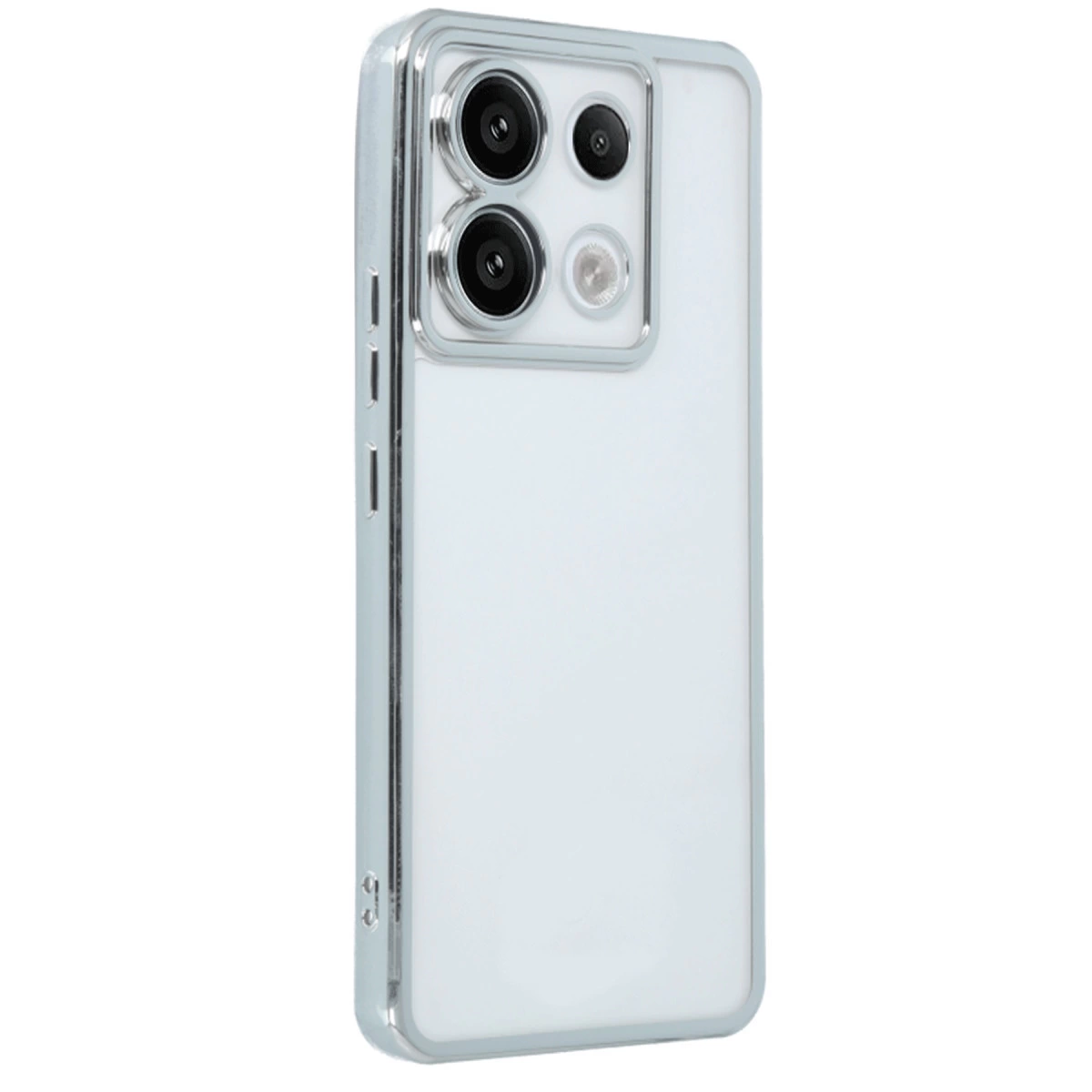 Beyaz arka plan üzerinde üç kameralı gümüş telefon kılıfı.