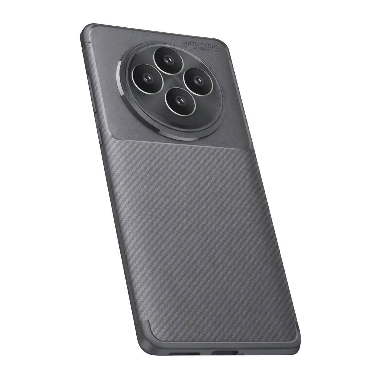 Karbon desenli gri telefon kılıfı ve dört arka kamera.