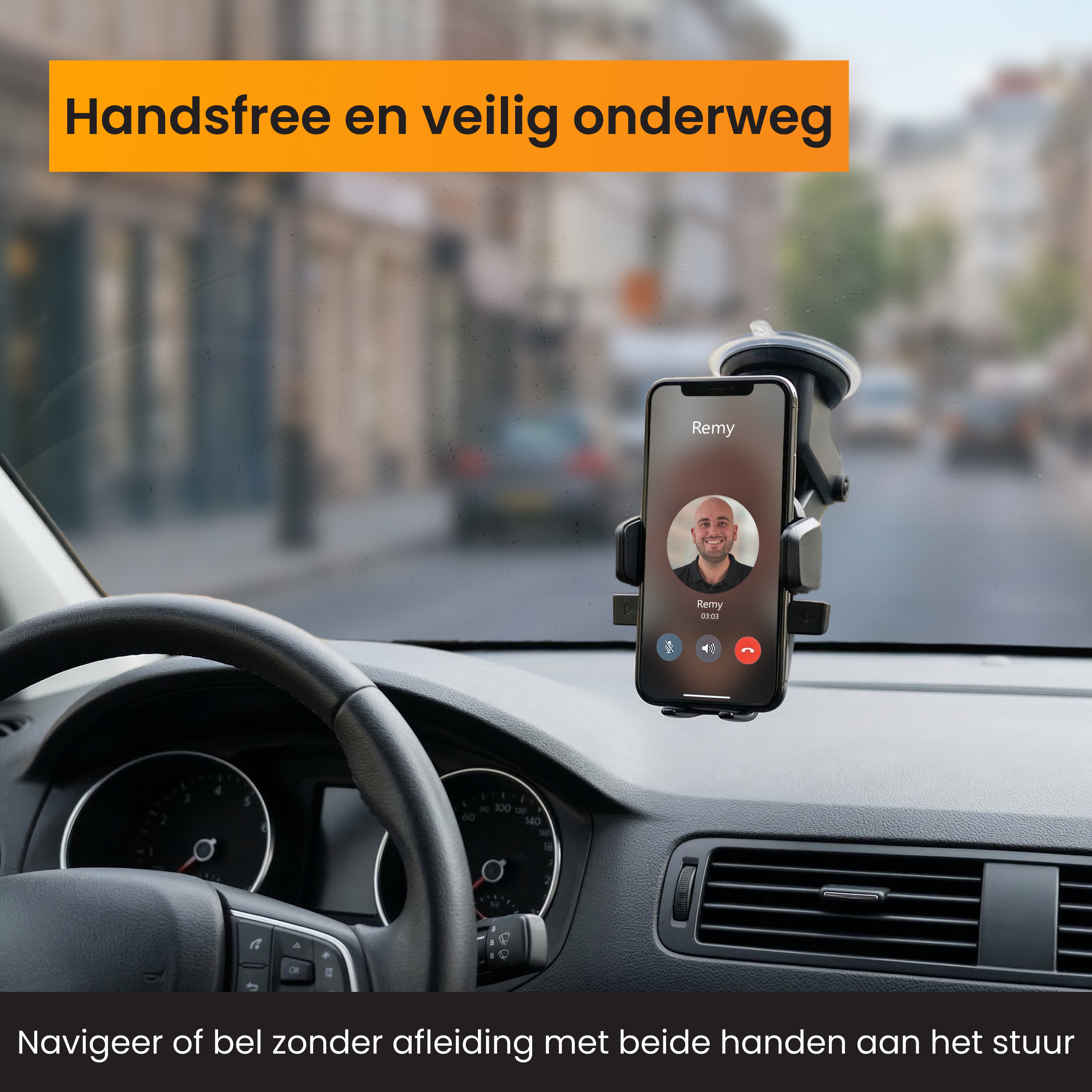 Ein Smartphone in einer Autohalterung zeigt einen Anruf auf dem Armaturenbrett.