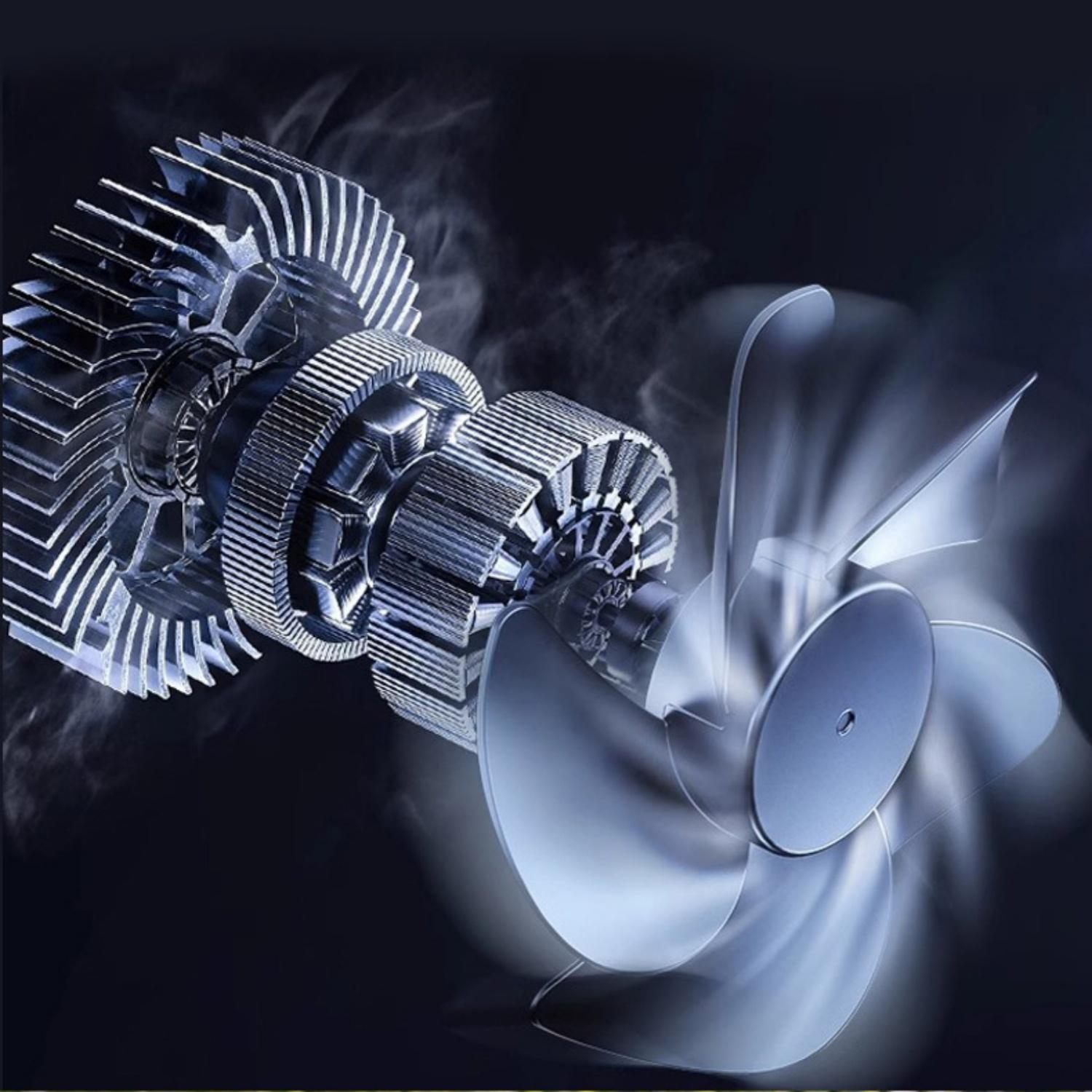 Ein Lüftermotor mit Kühlkörper und wirbelndem Dampf.