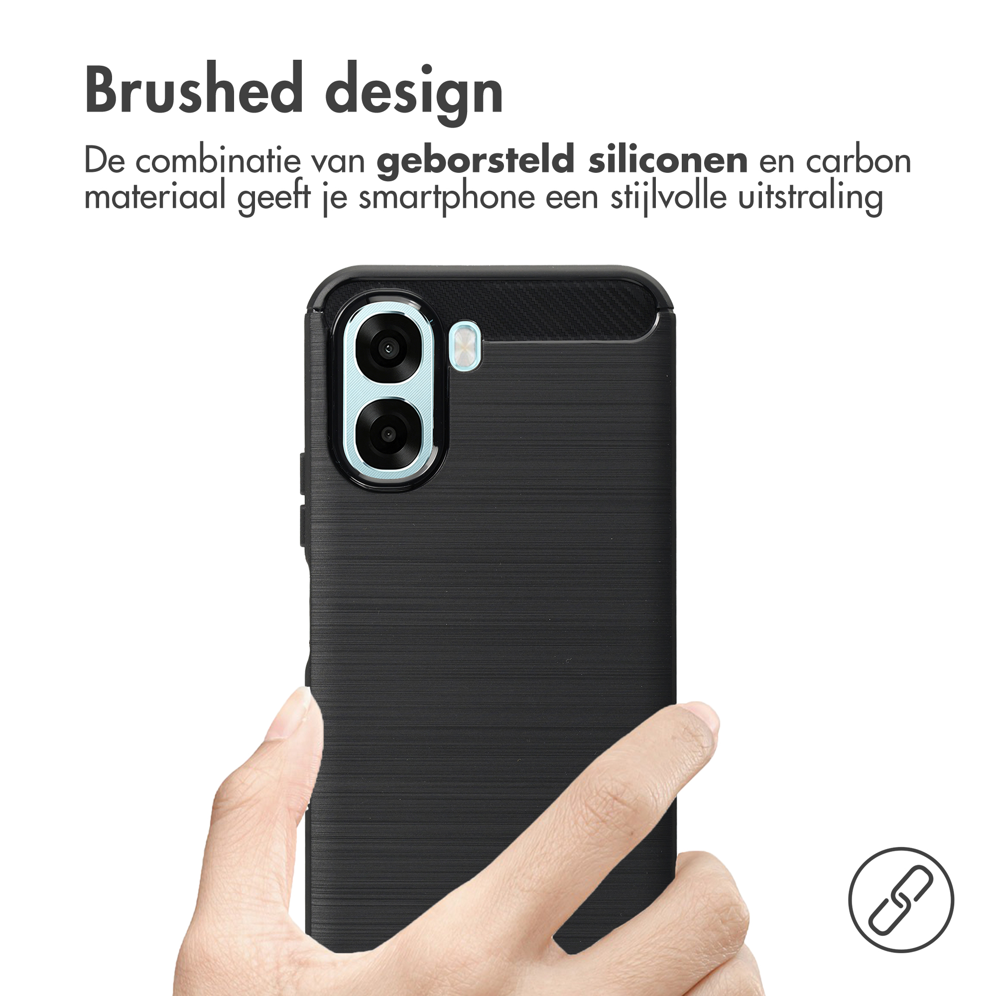 Una mano tiene un telefono nero dal design spazzolato.
