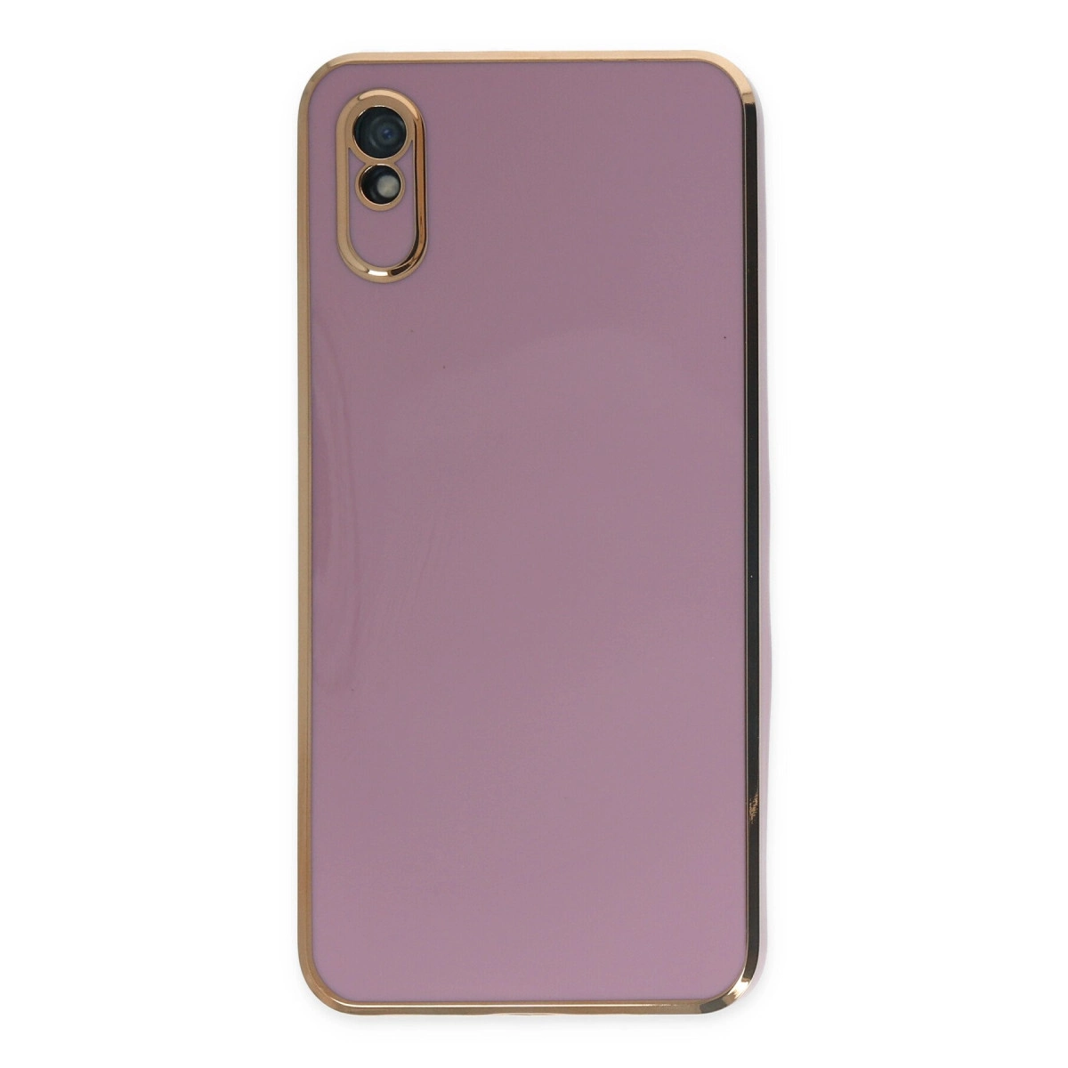 Altın çerçeveli ve kamera kesimli mor telefon kılıfı.