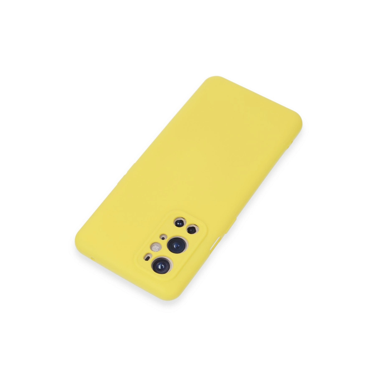 Kamera modüllü sarı telefon kılıfı, beyaz arka plan üzerinde.