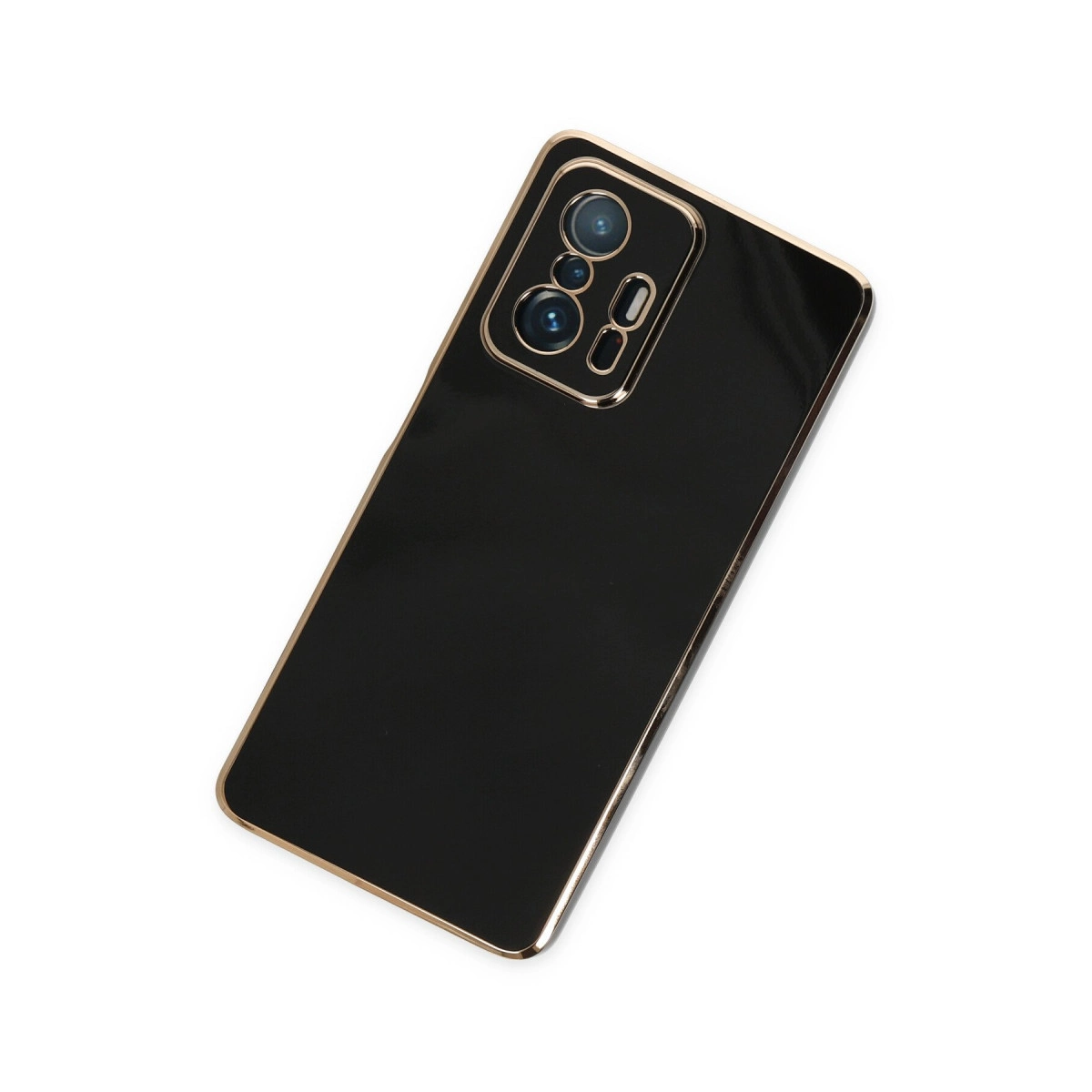 Beyaz arka plan üzerinde altın çerçeveli ve kamera dizilimli siyah akıllı telefon.