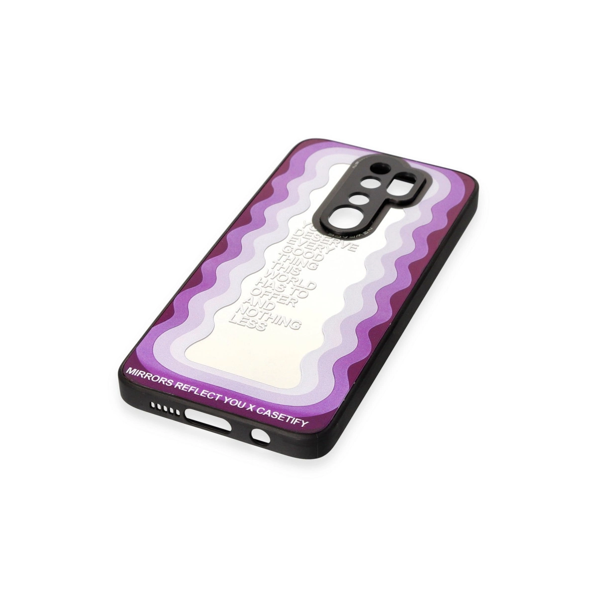 Mor ve beyaz dalgalı yazı desenli telefon kılıfı.