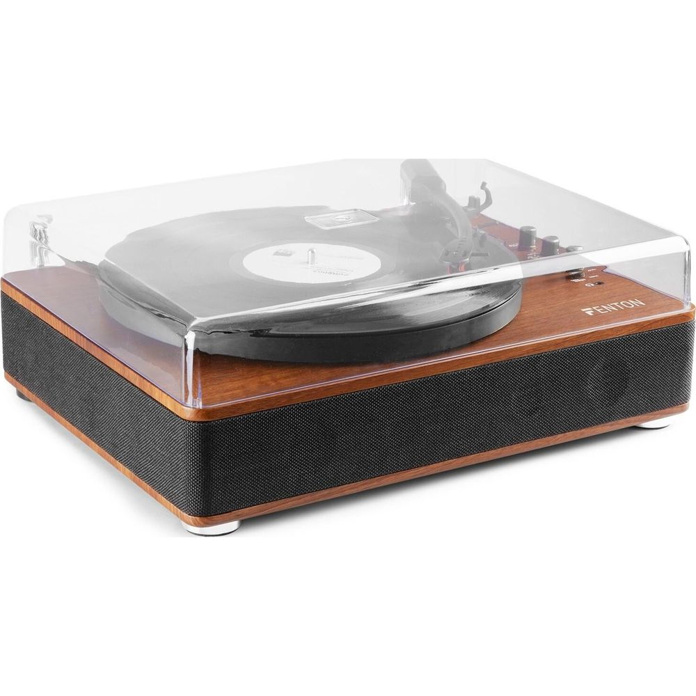 Un tocadiscos de madera con tela negra y tapa transparente. Logotipo de Fenton visible.