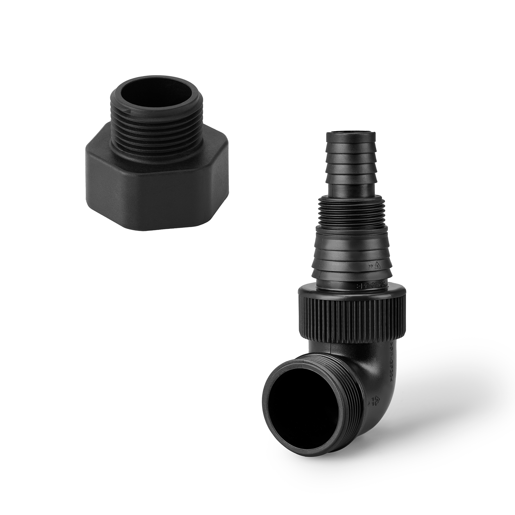 Zwei schwarze Kunststoffteile für Rohre: ein Winkelstück und ein Adapter.
