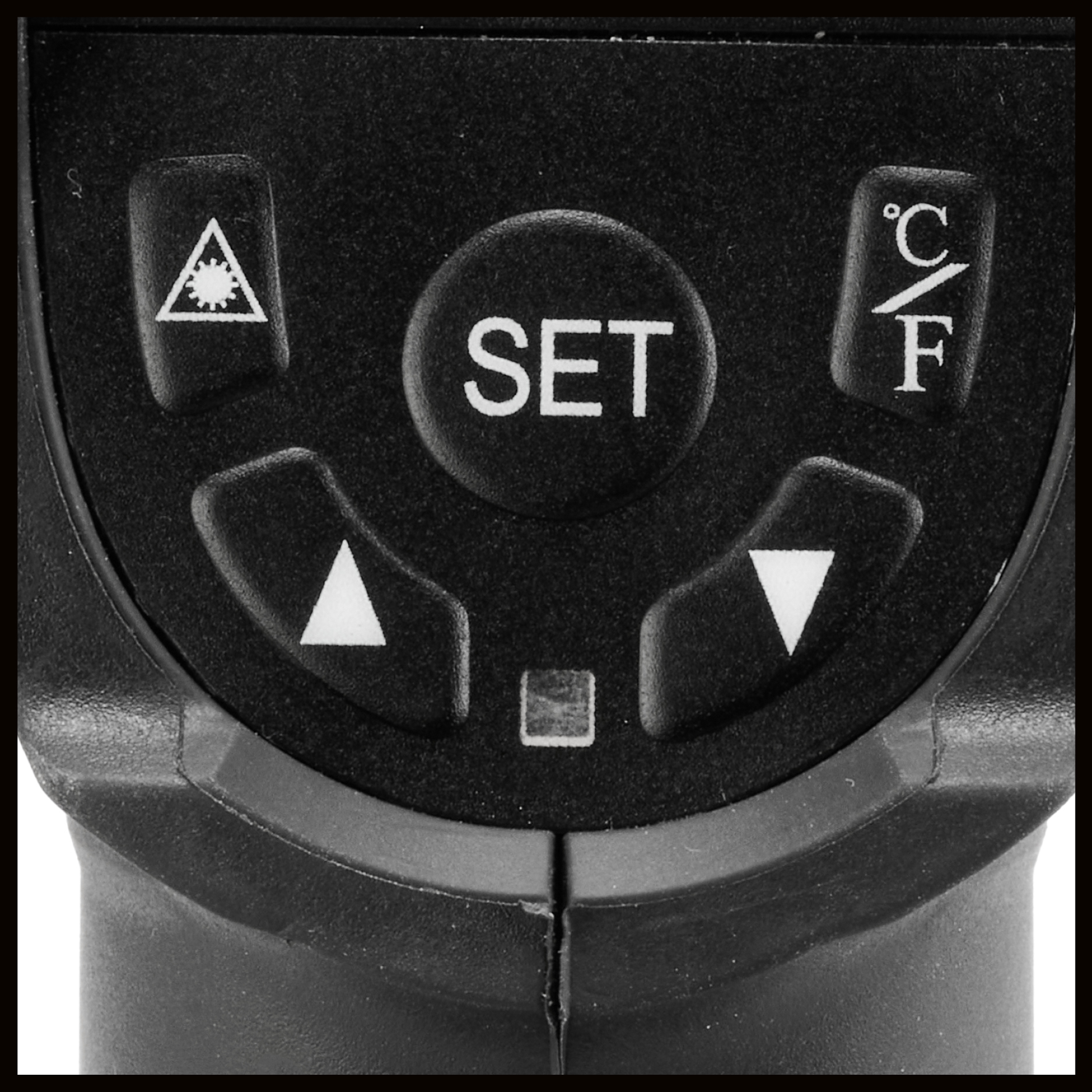 Nahaufnahme eines schwarzen Bedienfelds mit Tasten: SET, Laser-Symbol, C/F und Pfeiltasten.