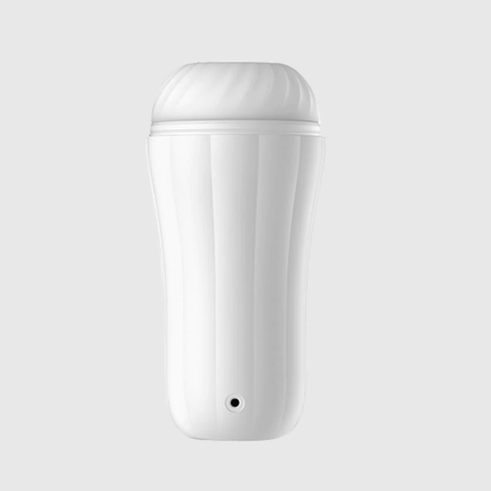 Biały, żebrowany pojemnik z karbowaną górą i małą dziurką na dole.