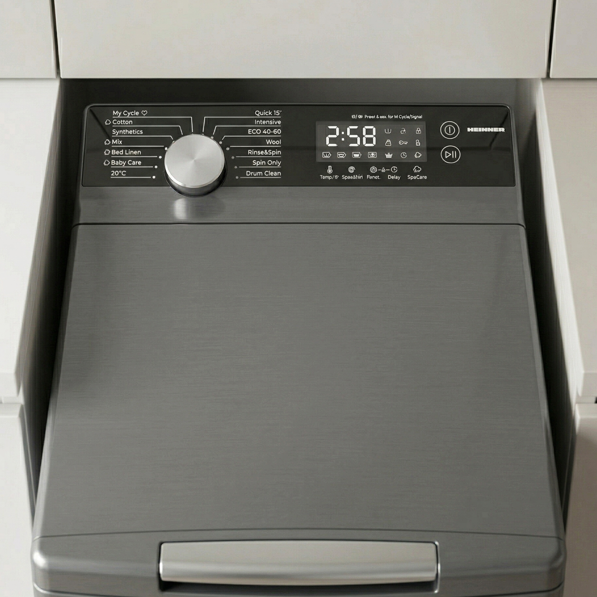 Graue Waschmaschine mit digitaler Anzeige, Drehknopf und Programmtasten.